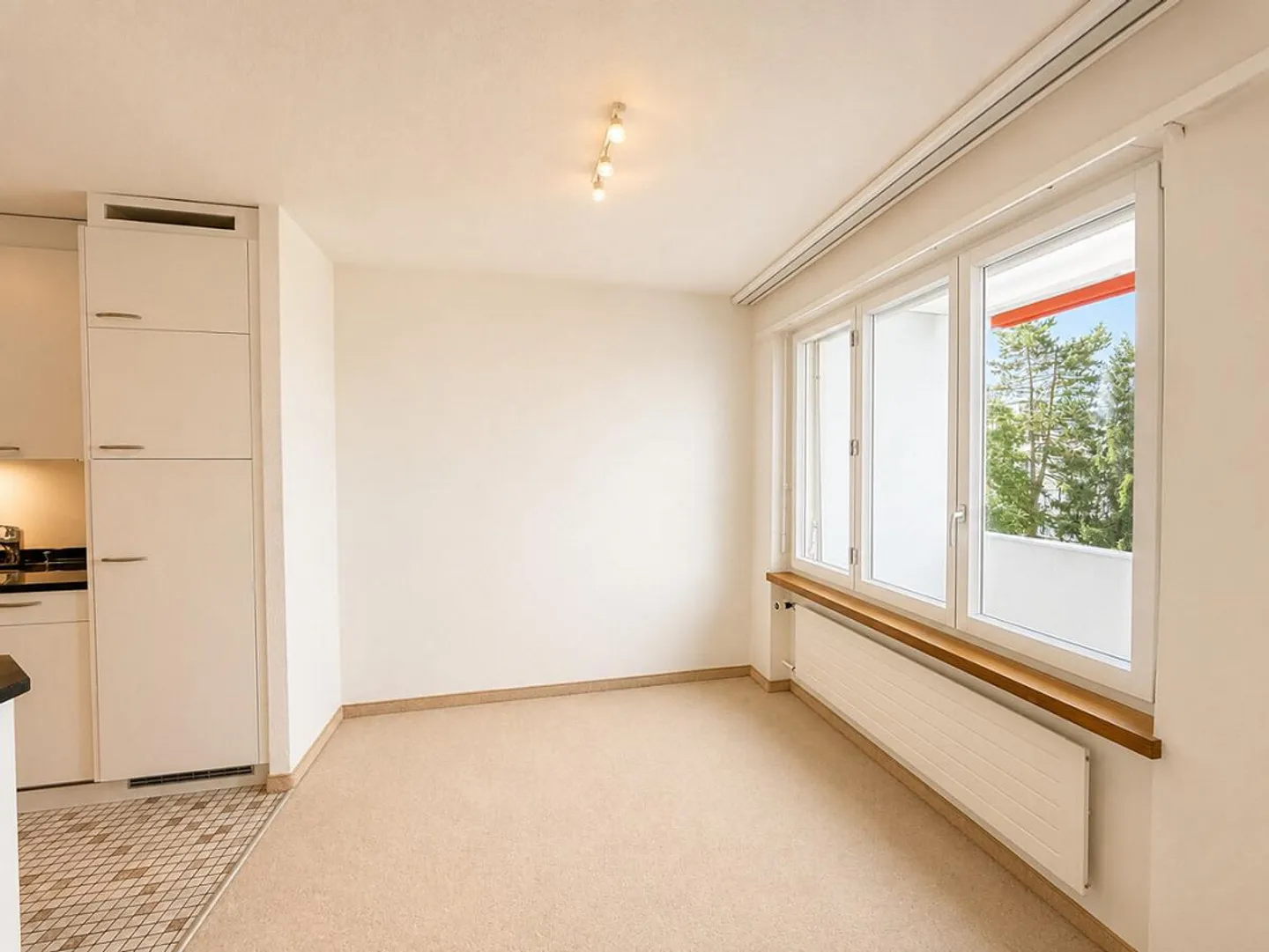 Central and Quiet Living - Photo 6 of 10