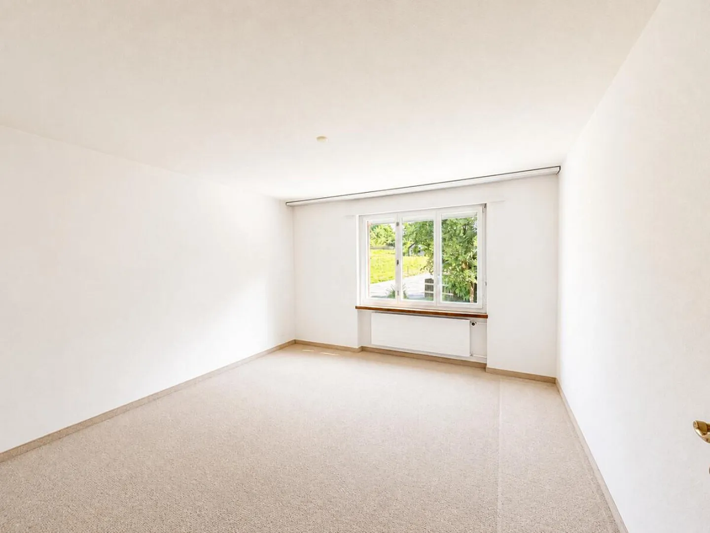 Central and Quiet Living - Photo 7 of 10