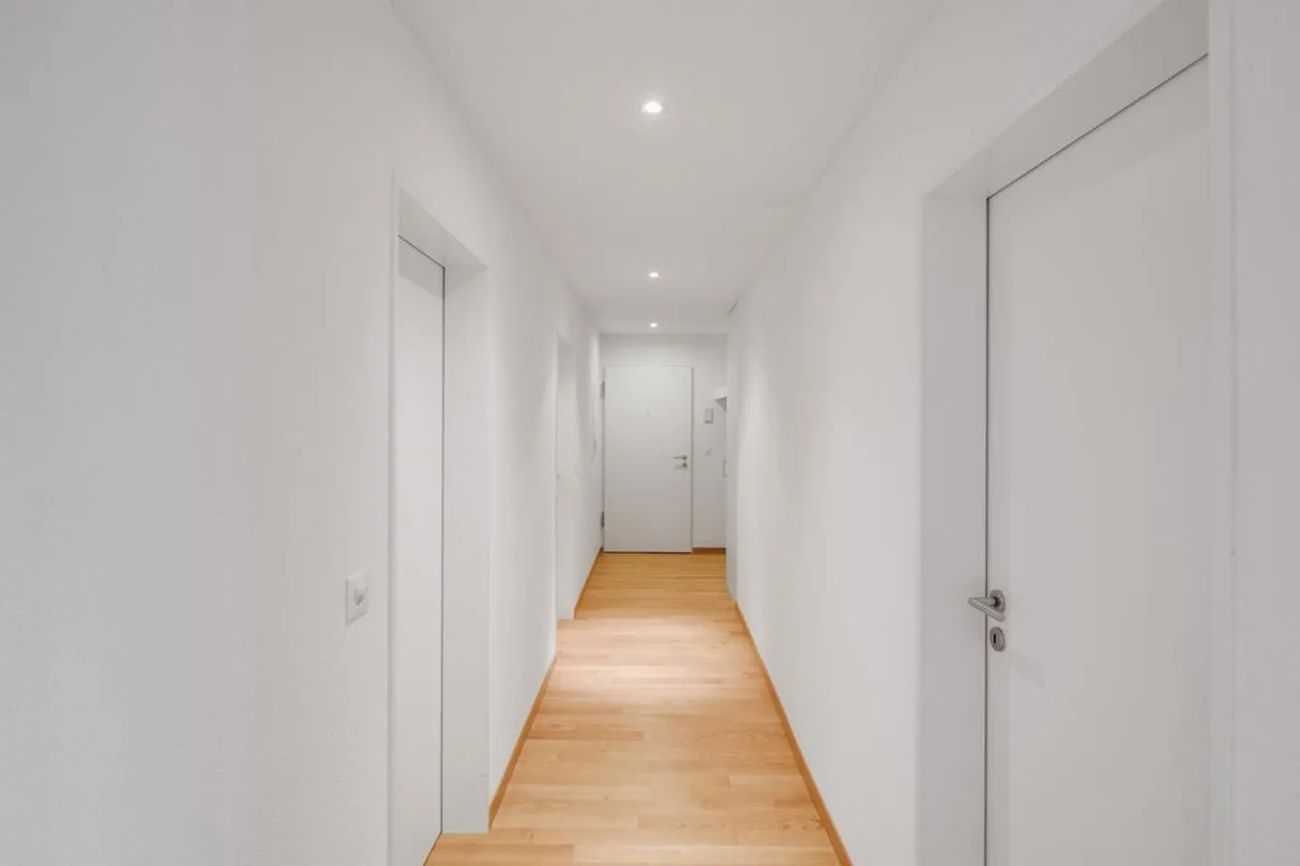 Spacious and modern apartment with large terrace - Photo 5 of 10