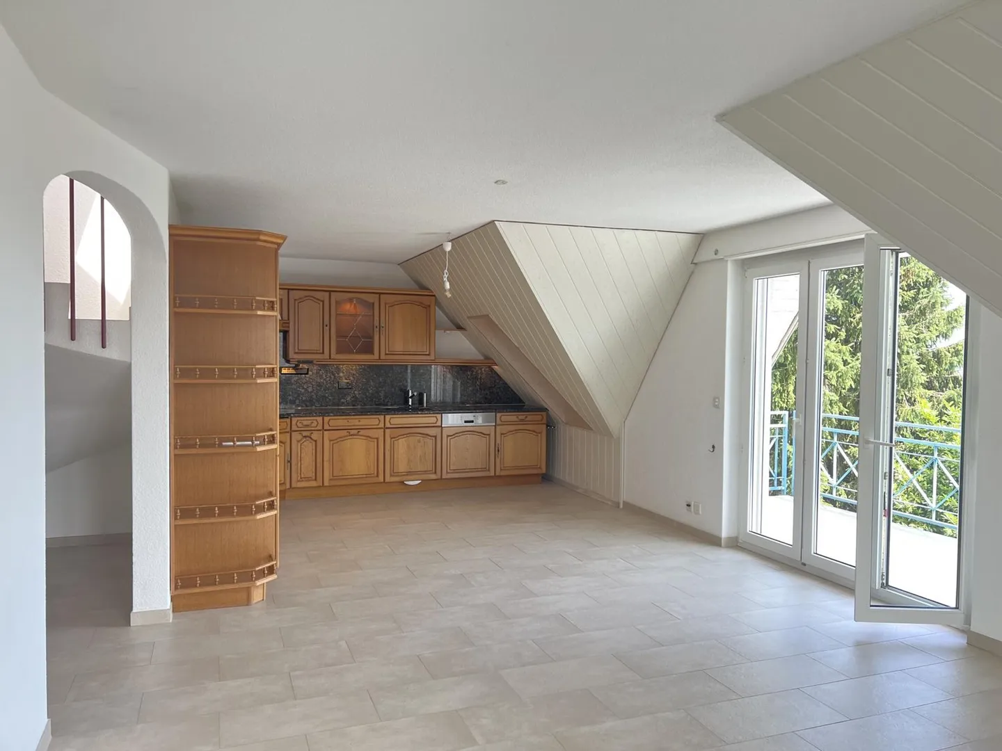 Dreamlike maisonette with panoramic views of Lake Seeland and the Alps - quietly located in Bettlach - Photo 2 of 13