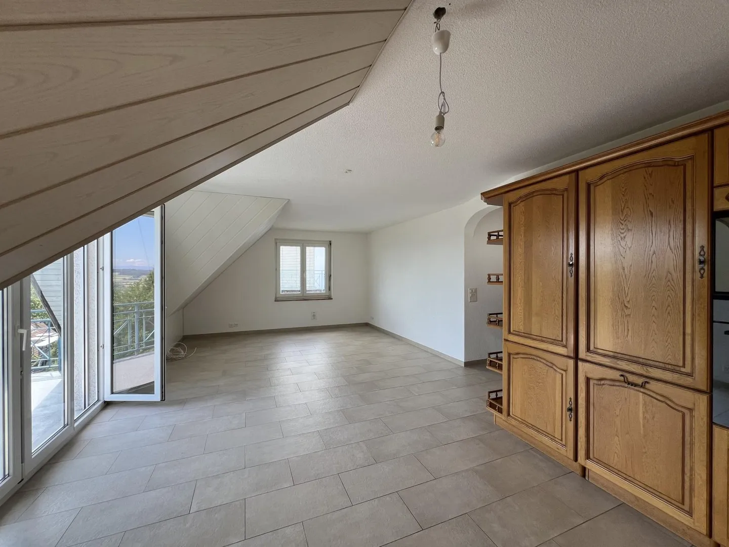 Dreamlike maisonette with panoramic views of Lake Seeland and the Alps - quietly located in Bettlach - Photo 6 of 13