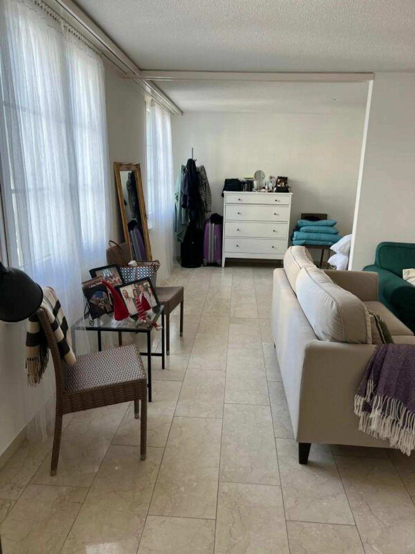 Appartamento centrale con 2 camere da letto in affitto in piazza del monastero - Foto 3 di 9