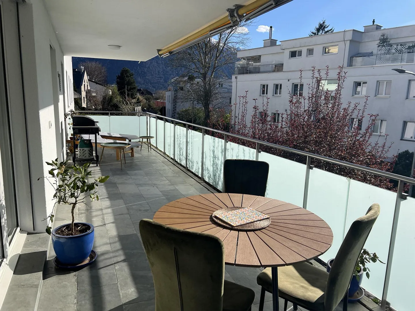 Appartement moderne 4,5 pièces dans un emplacement calme de Chur - Photo 2 sur 6