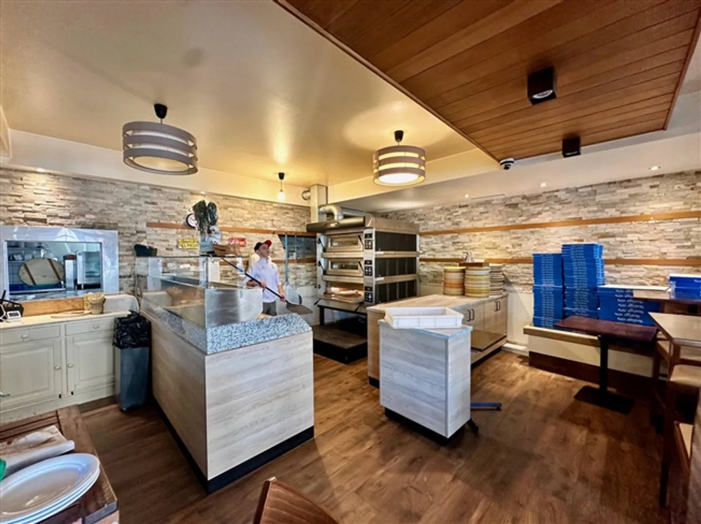 «Pizzeria in unmittelbarer Nähe des neuen Öko-Viertels Métamophose» - Foto 7 von 11