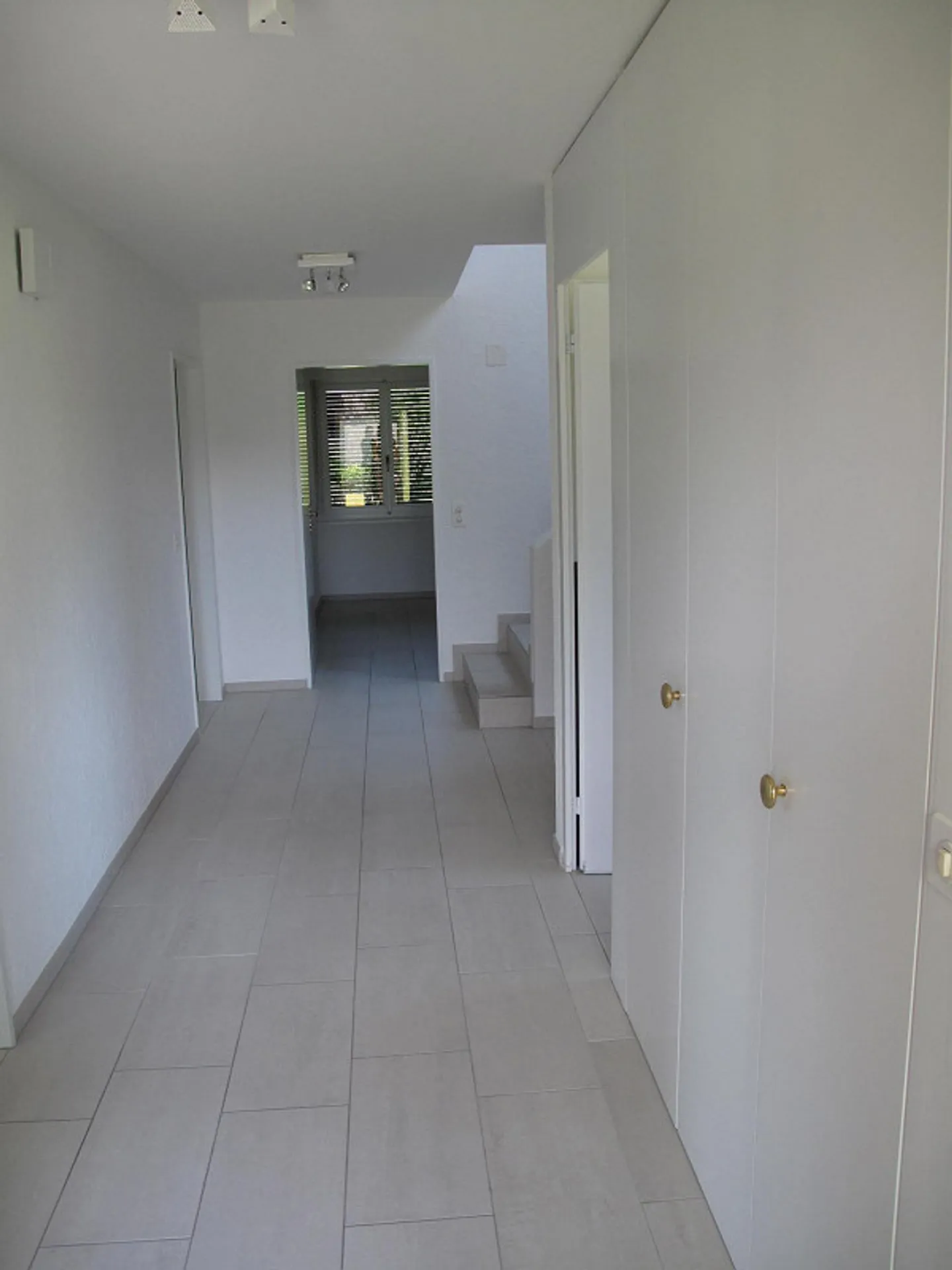 Geräumiges Einfamilienhaus mit Garten - Foto 5 von 10