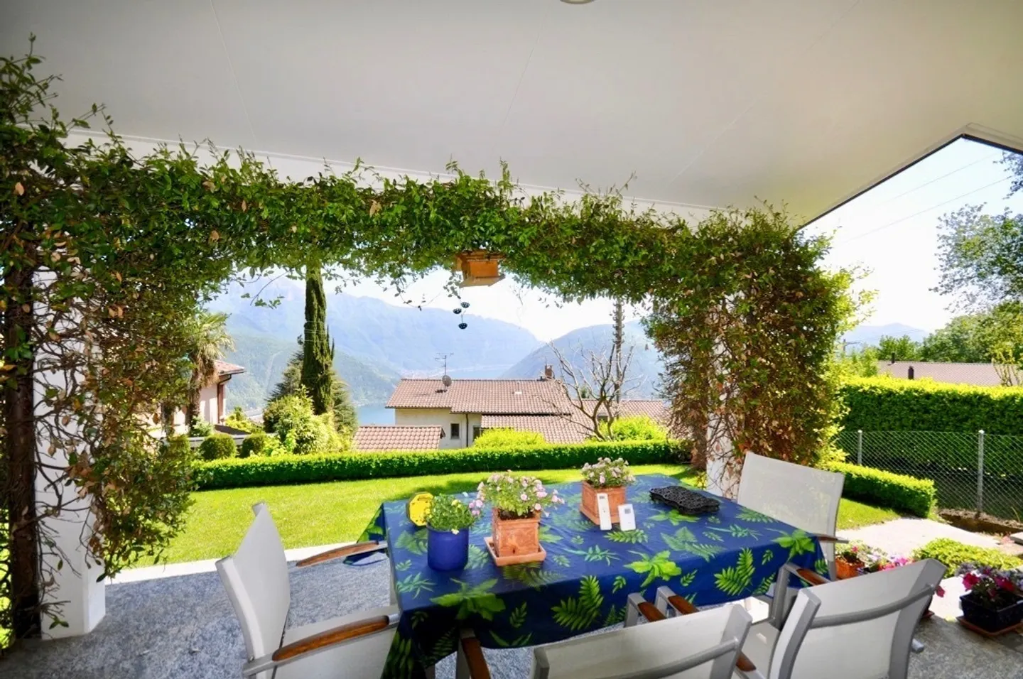 Stunning Family Villa Surrounded by Greenery in Carona - Photo 5 of 14