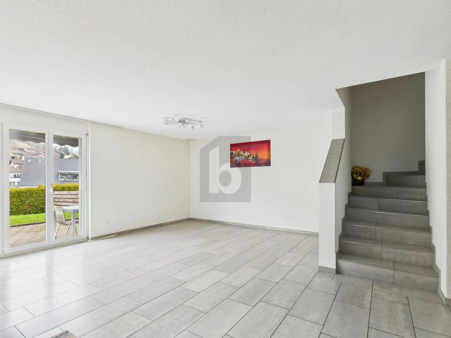 Charming Semi-Detached House - Photo 3 of 6