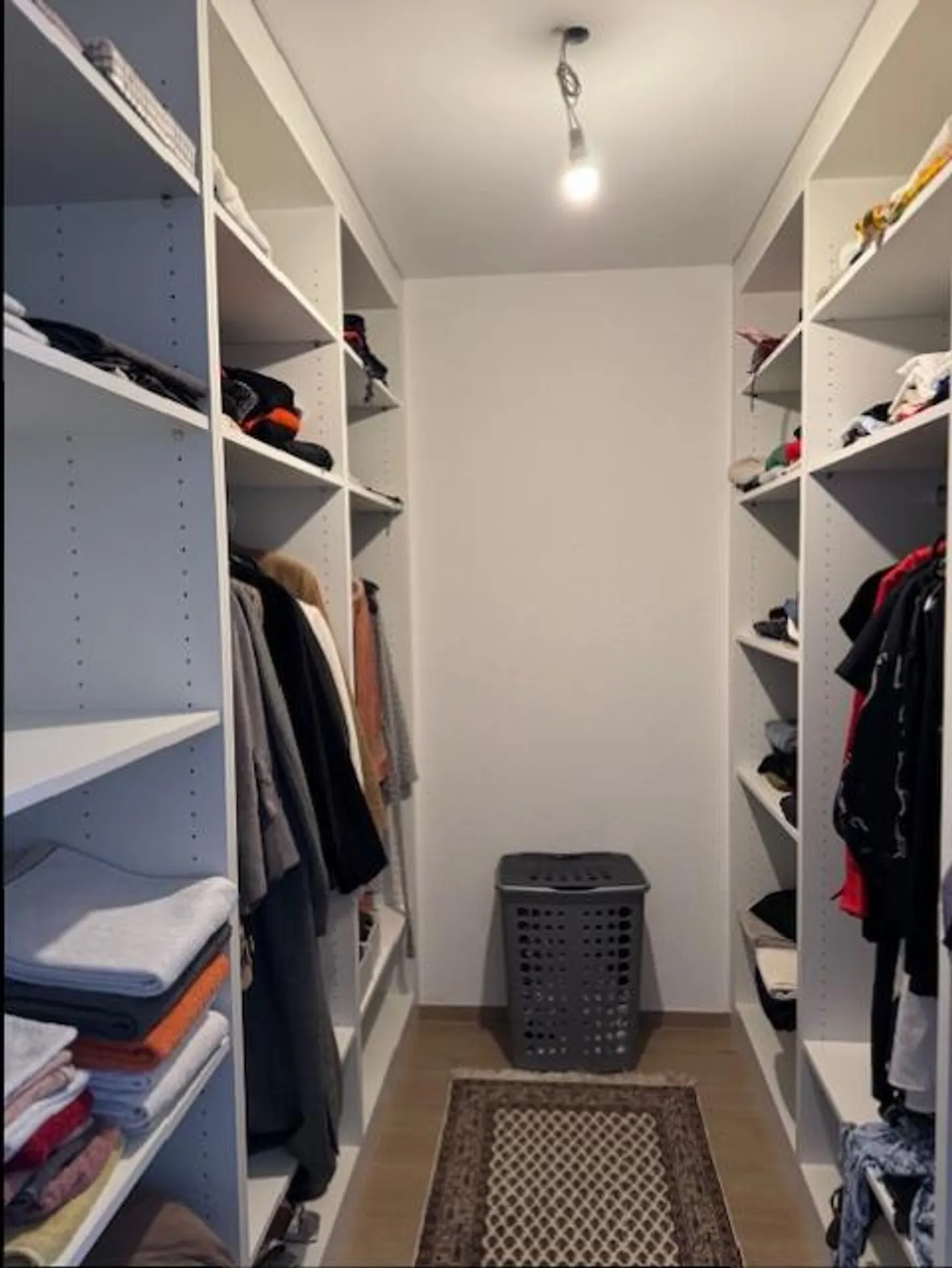 Bellissima casa contigua in affitto in un quartiere residenziale e familiare - Foto 7 di 7