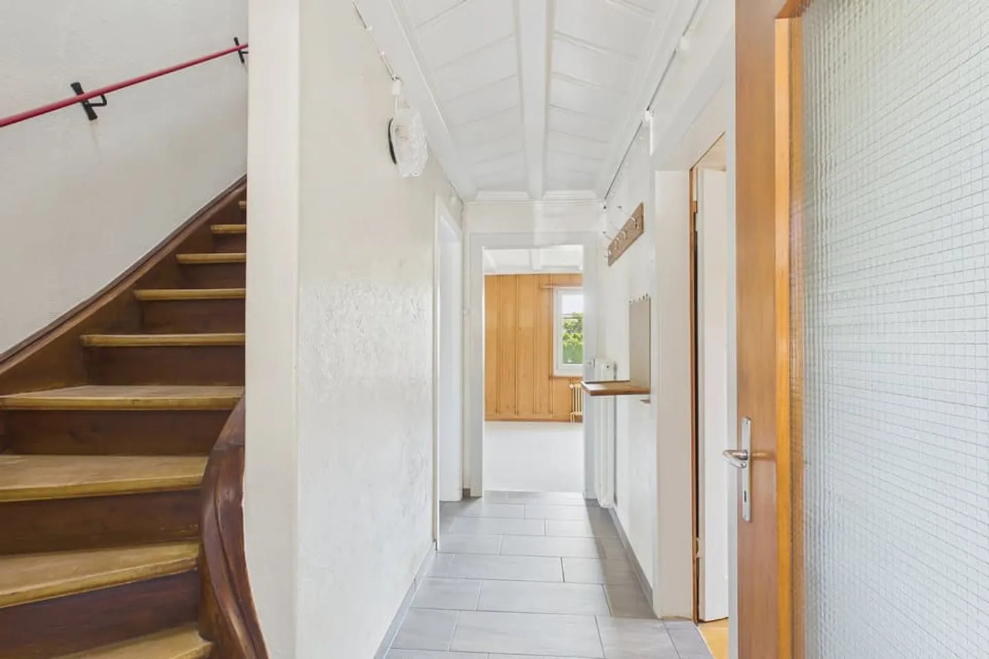 Beaucoup d'espace, beaucoup de charme, beaucoup de potentiel - Maison individuelle à Gurmels - Photo 9 sur 13