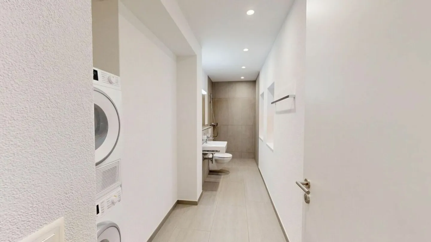 Vivere moderno con molto spazio - 177 m², balcone sud e ampia area salotto a Müllheim - Foto 10 di 13