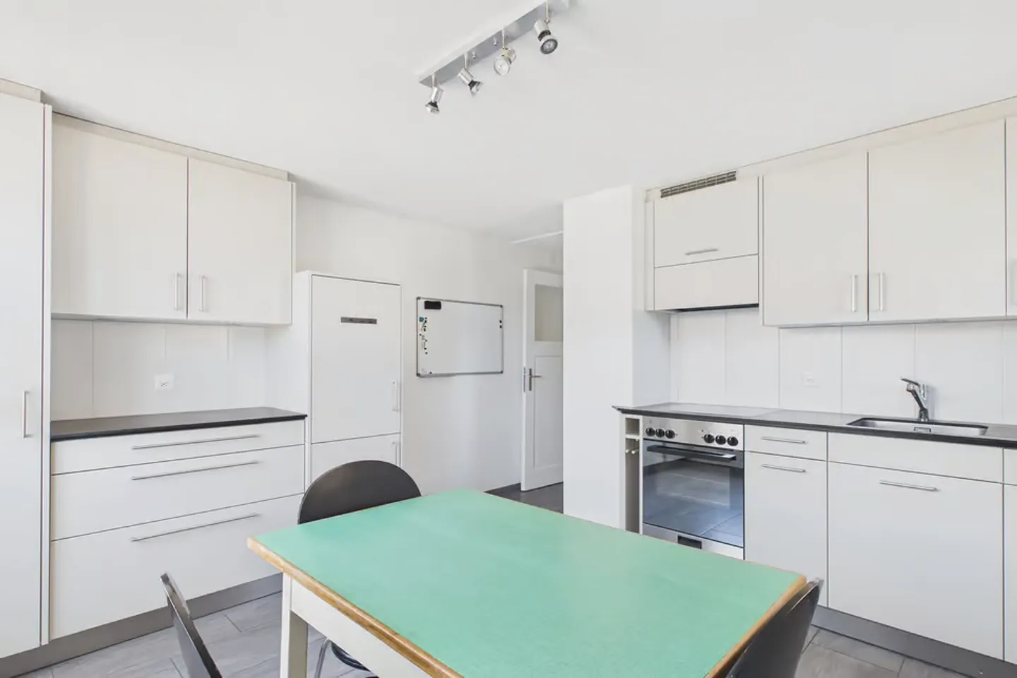 Beaucoup d'espace, beaucoup de charme, beaucoup de potentiel - Maison individuelle à Gurmels - Photo 13 sur 13