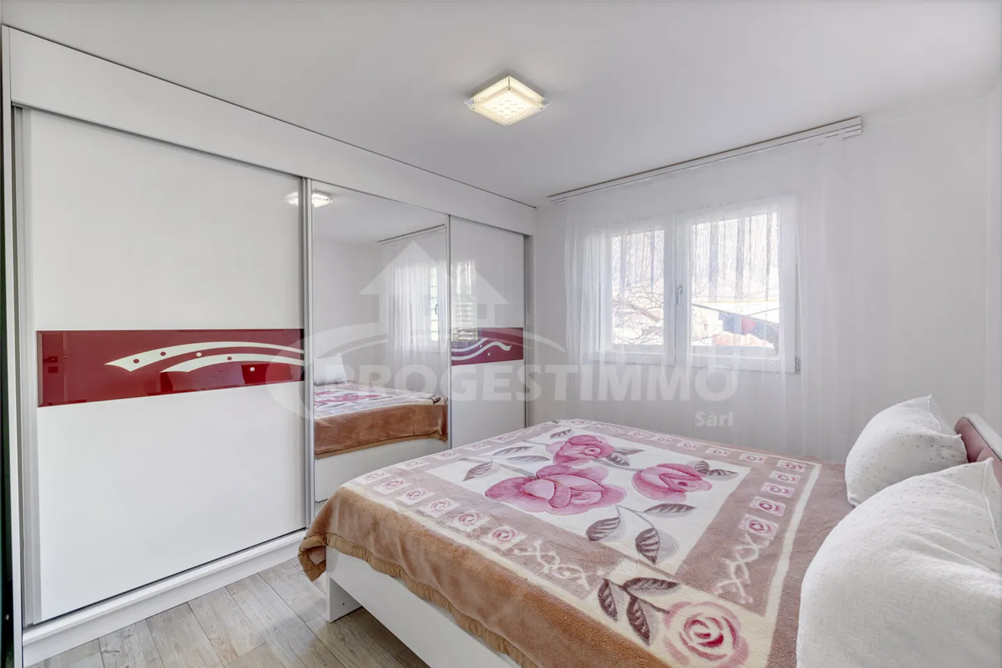 Bella villa moderna con due appartamenti a Charrat - Foto 9 di 12