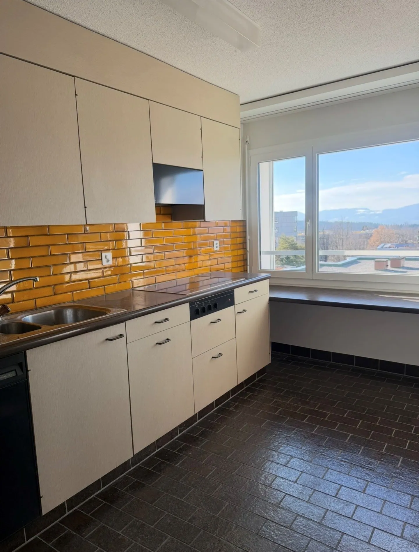 Vivere nel verde con balcone e sole serale - Foto 2 di 5