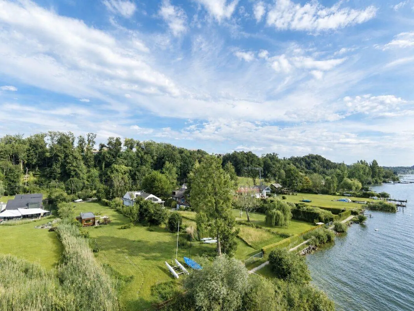 Grande parcelle de terrain à bâtir au bord du lac de Bienne avec potentiel. Résidence principale et secondaire possible ! - Photo 7 sur 22