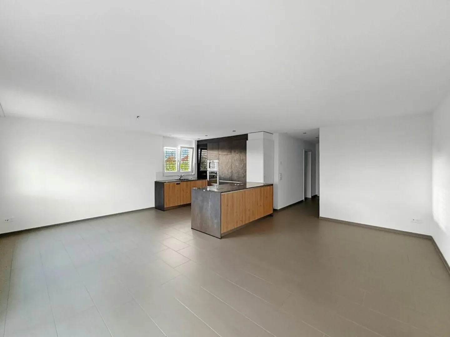 Attraktive 4.5-Zimmer-Gartenwohnung in Oberbipp zu vermieten (1x TG-Einstellplatz inklusive!) - Foto 1 von 10