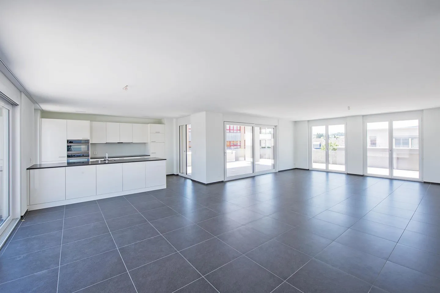Stupendo appartamento attico di 4 1/2 stanze - Foto 1 di 18