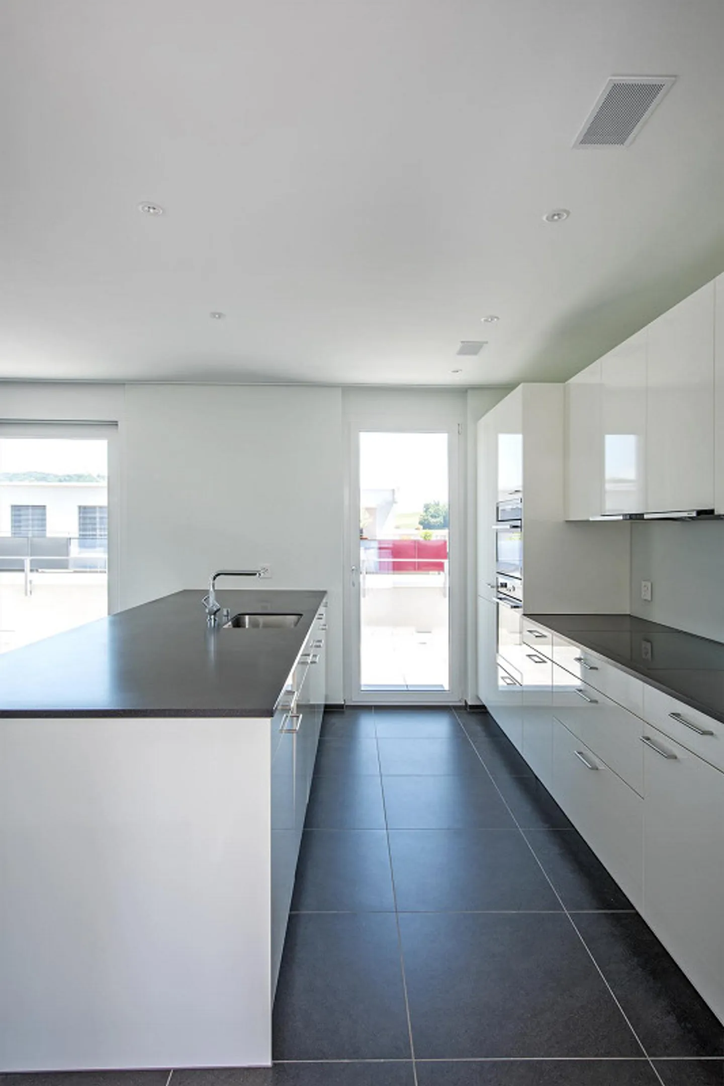 Stupendo appartamento attico di 4 1/2 stanze - Foto 3 di 18