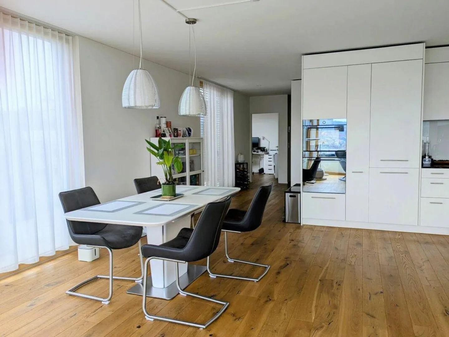 Appartement Attique Stylé à Zurich - Photo 3 sur 15