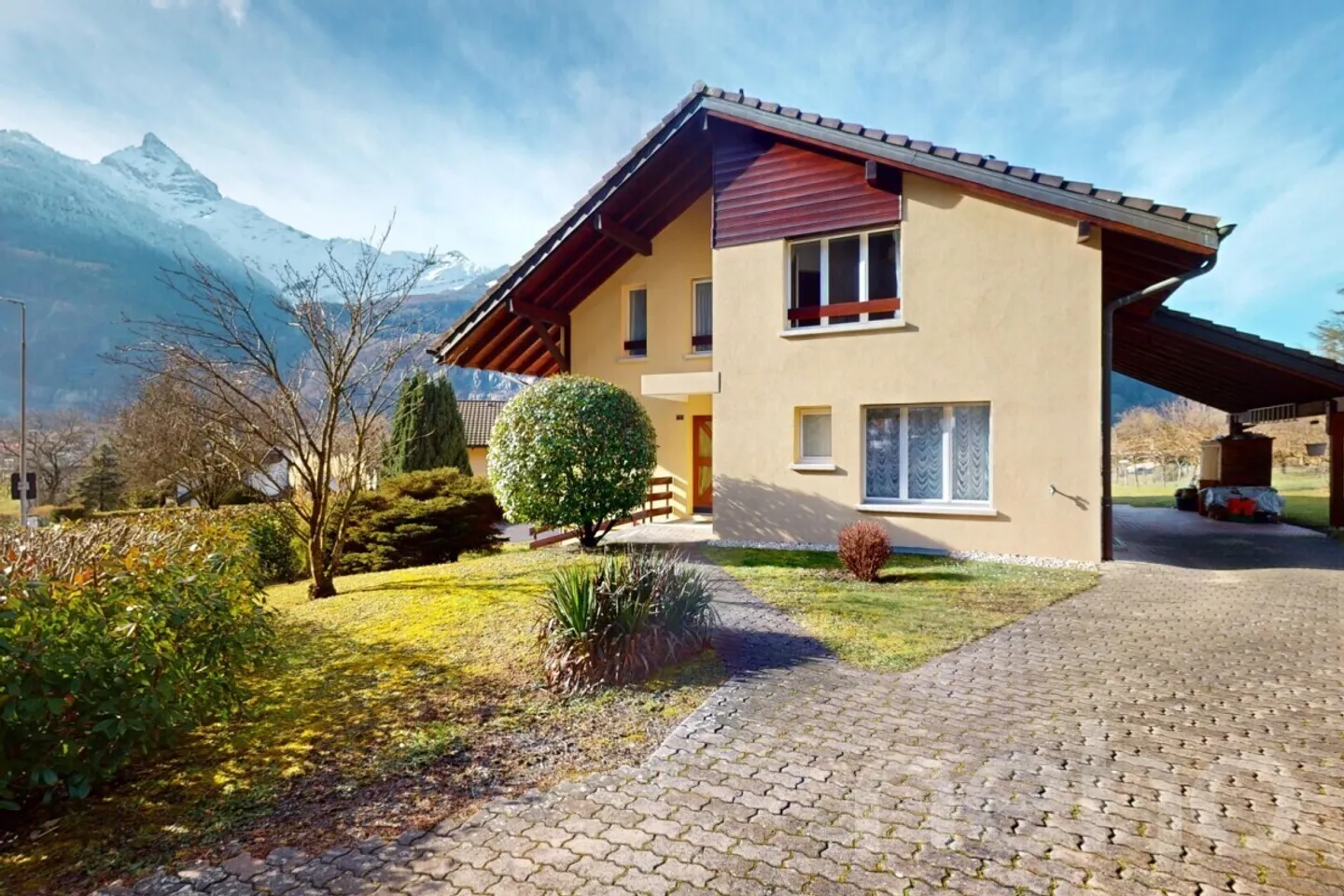 Esclusivo: Bella villa con 4 camere e studio al piano inferiore - Foto 1 di 13
