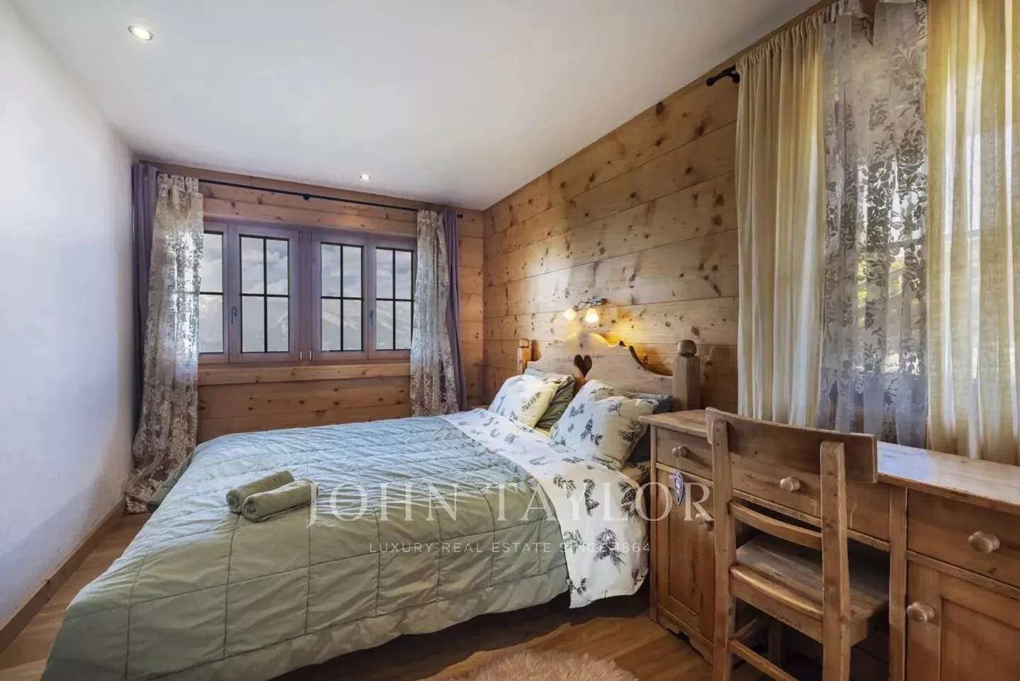 Alpine Elegance | 5 Bedrooms | 10 people - Photo 9 of 13