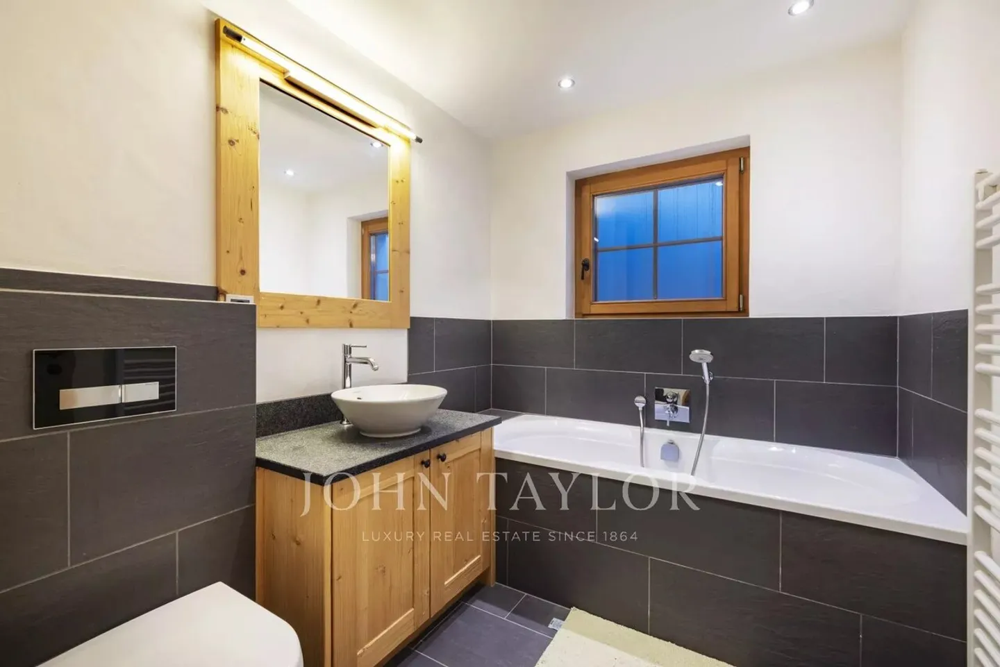 Alpine Elegance | 5 Bedrooms | 10 people - Photo 11 of 13
