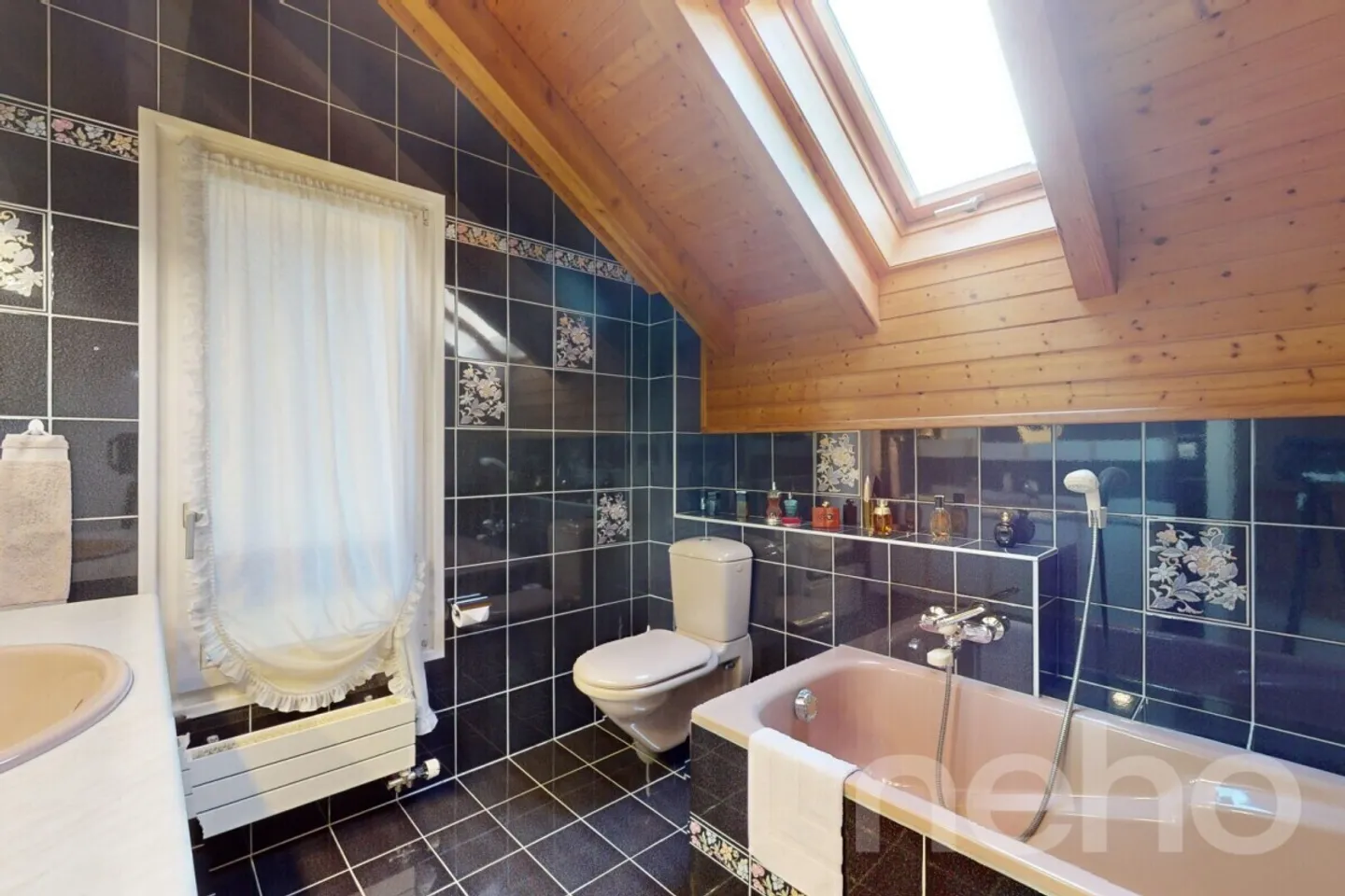 Esclusivo: Bella villa con 4 camere e studio al piano inferiore - Foto 8 di 13