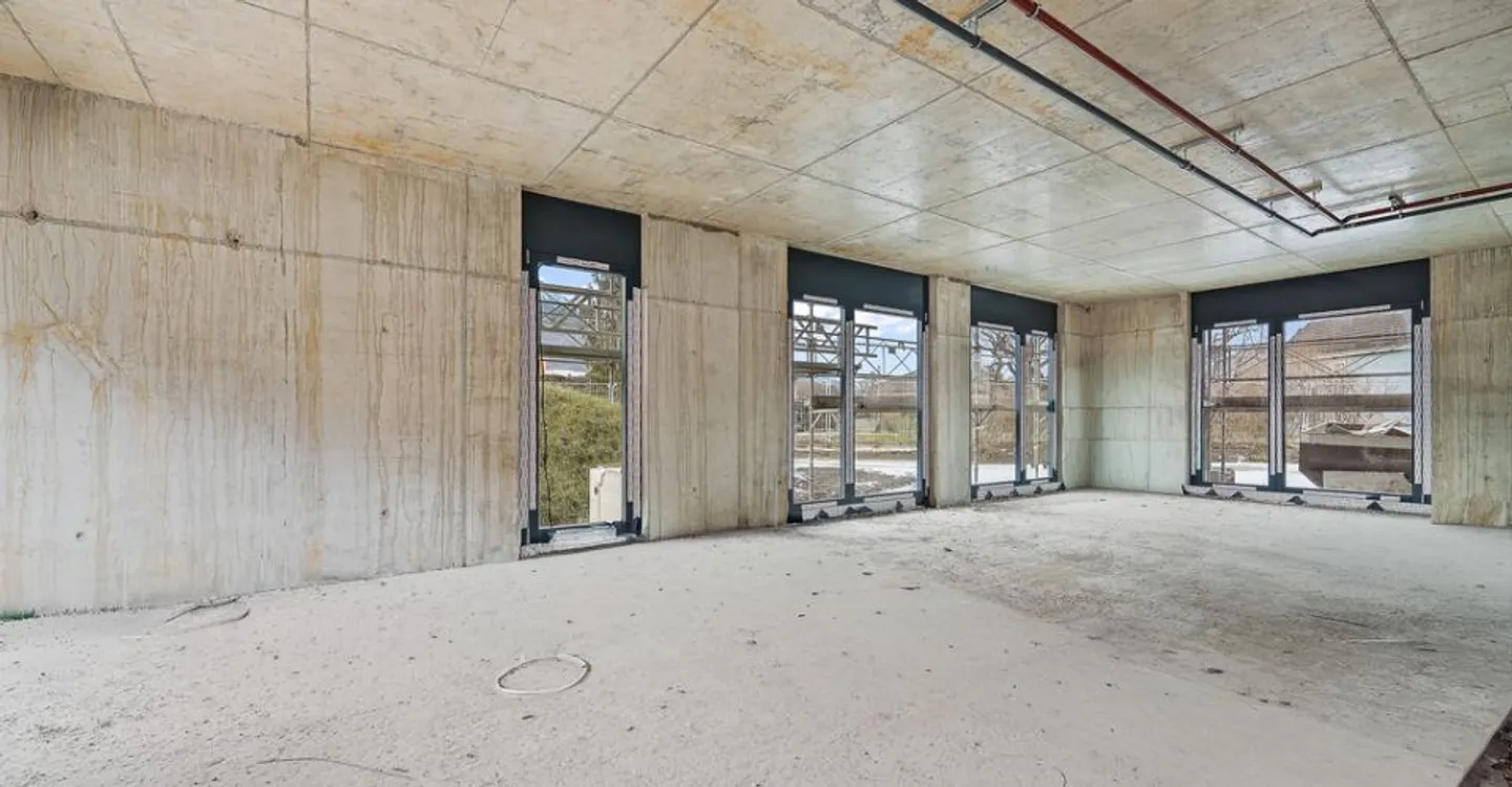 Mixed-use building for rent - Photo 7 of 13