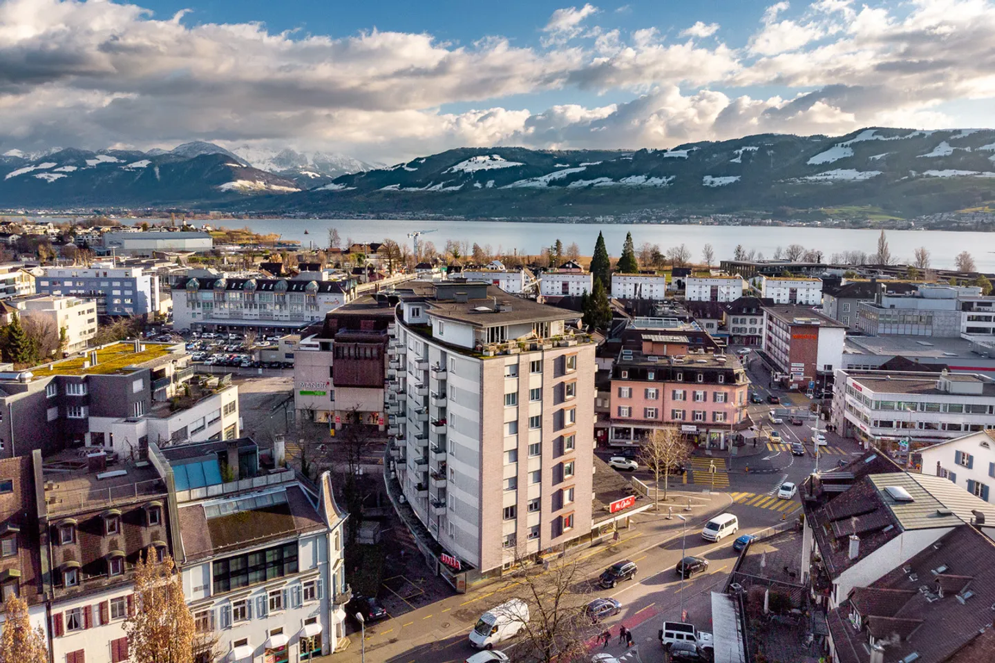 Central Living with a View over Rapperswil SG! House 32C - Photo 2 of 10