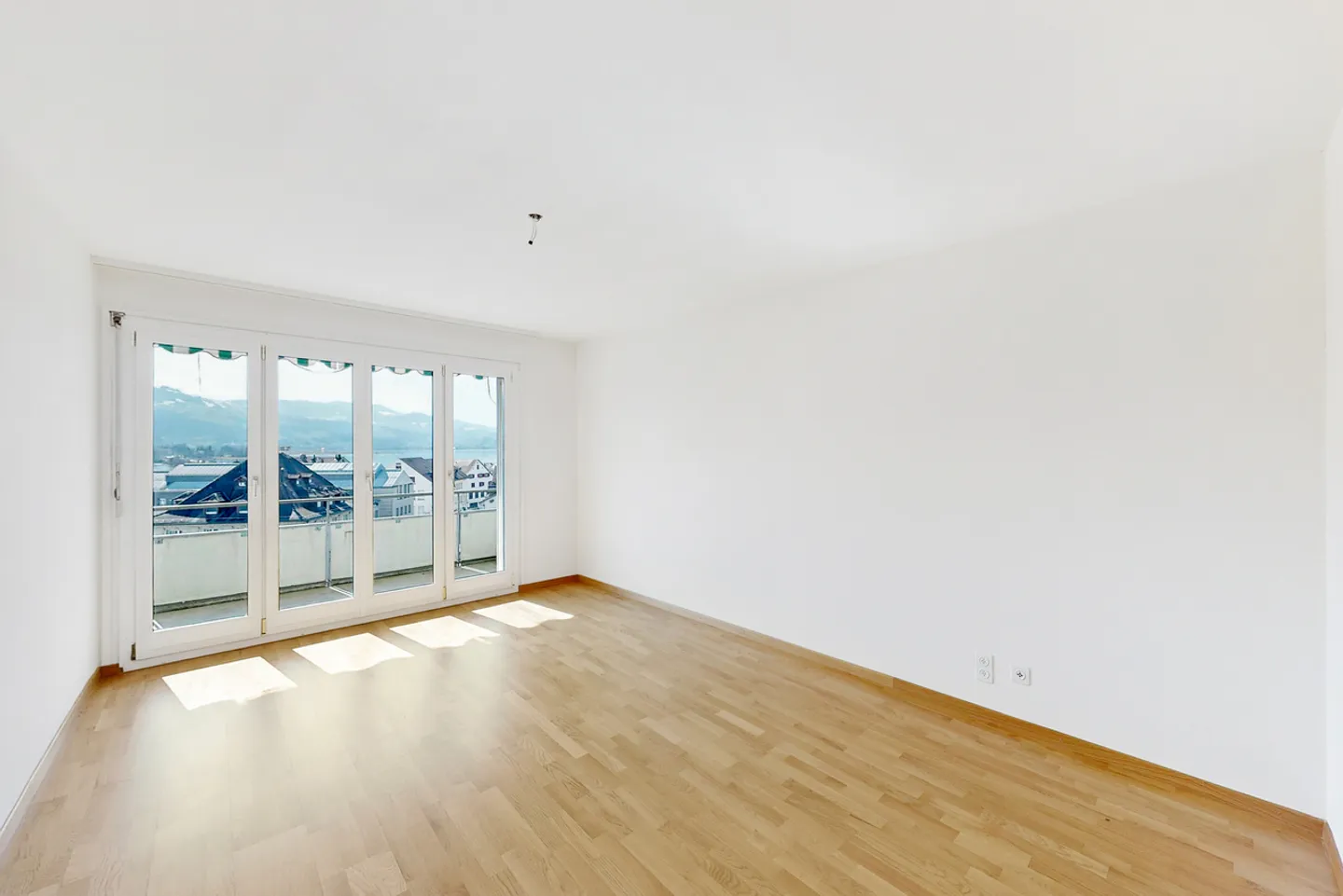 Central Living with a View over Rapperswil SG! House 32C - Photo 3 of 10