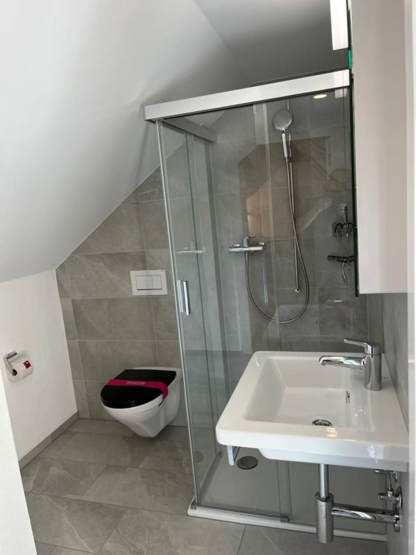 Appartamento mansardato di 3 stanze con balcone - Foto 5 di 8