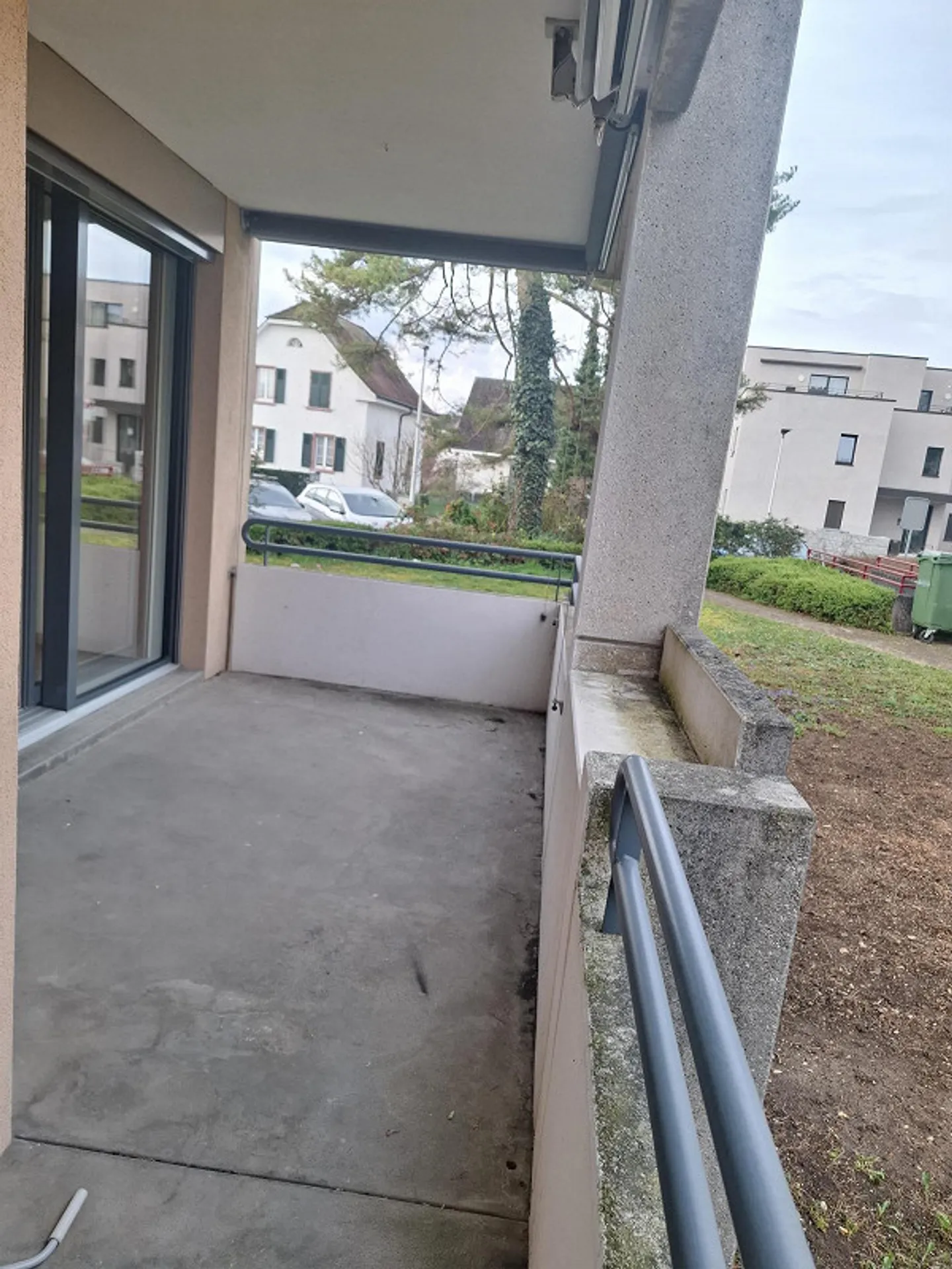 Helle Wohnung mit Balkonen - Foto 2 von 13