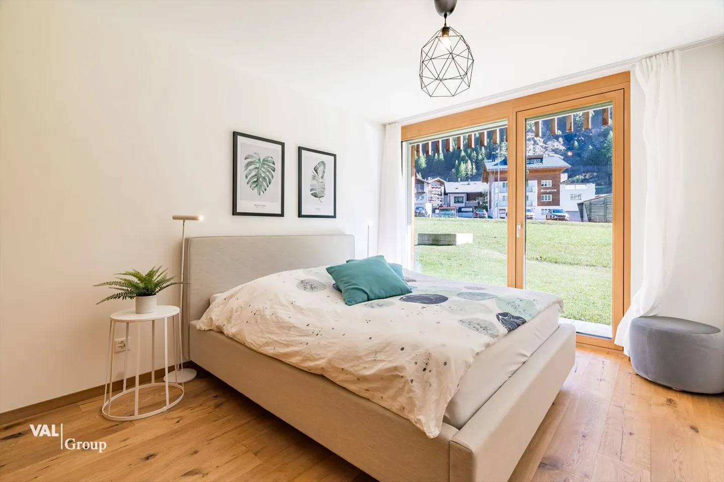 Alpine Panorama Pure: Spacious Furnished 4.5 Room Apartment with Balcony - Photo 7 of 13