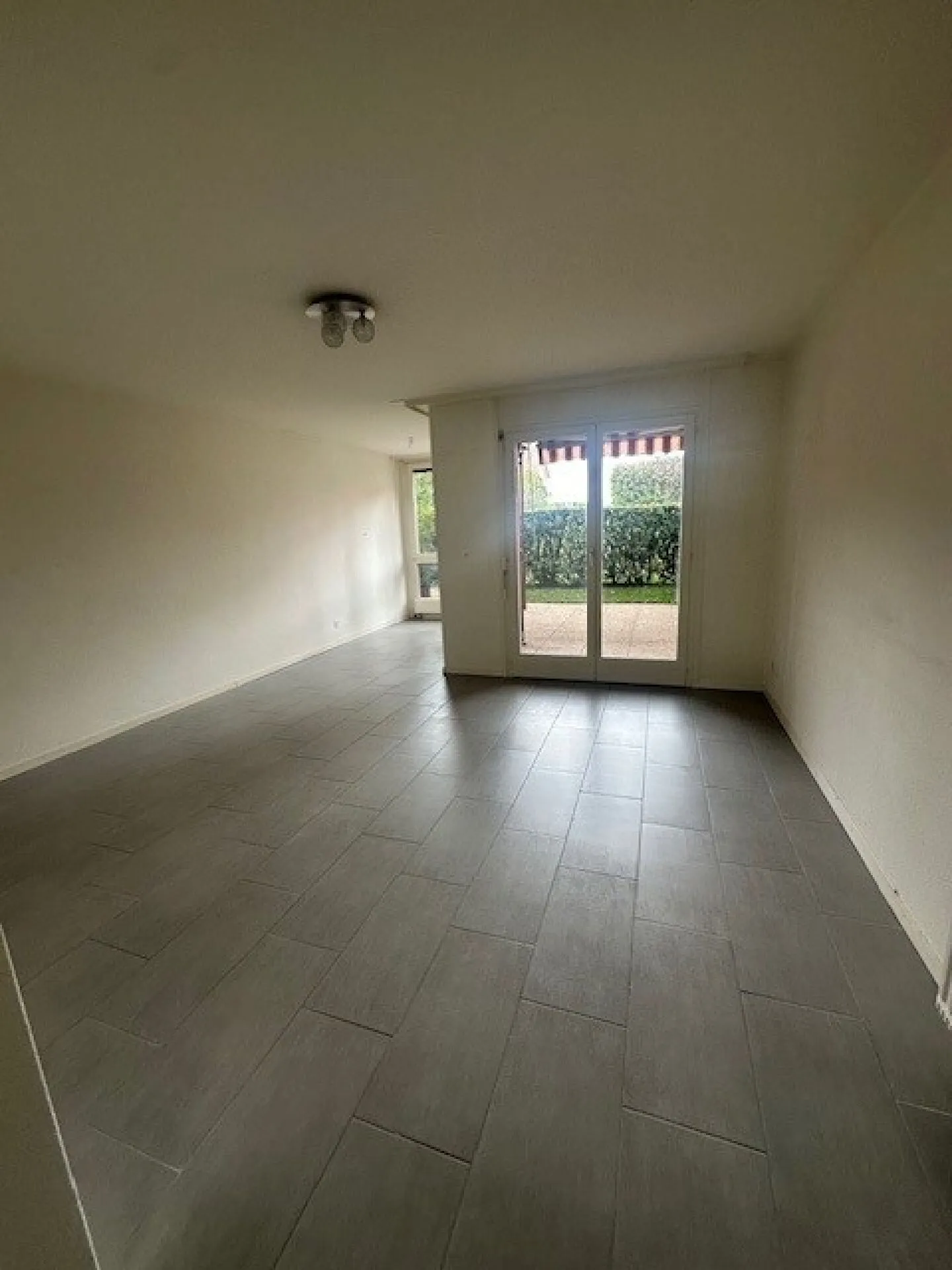 Studio - Photo 1 of 6