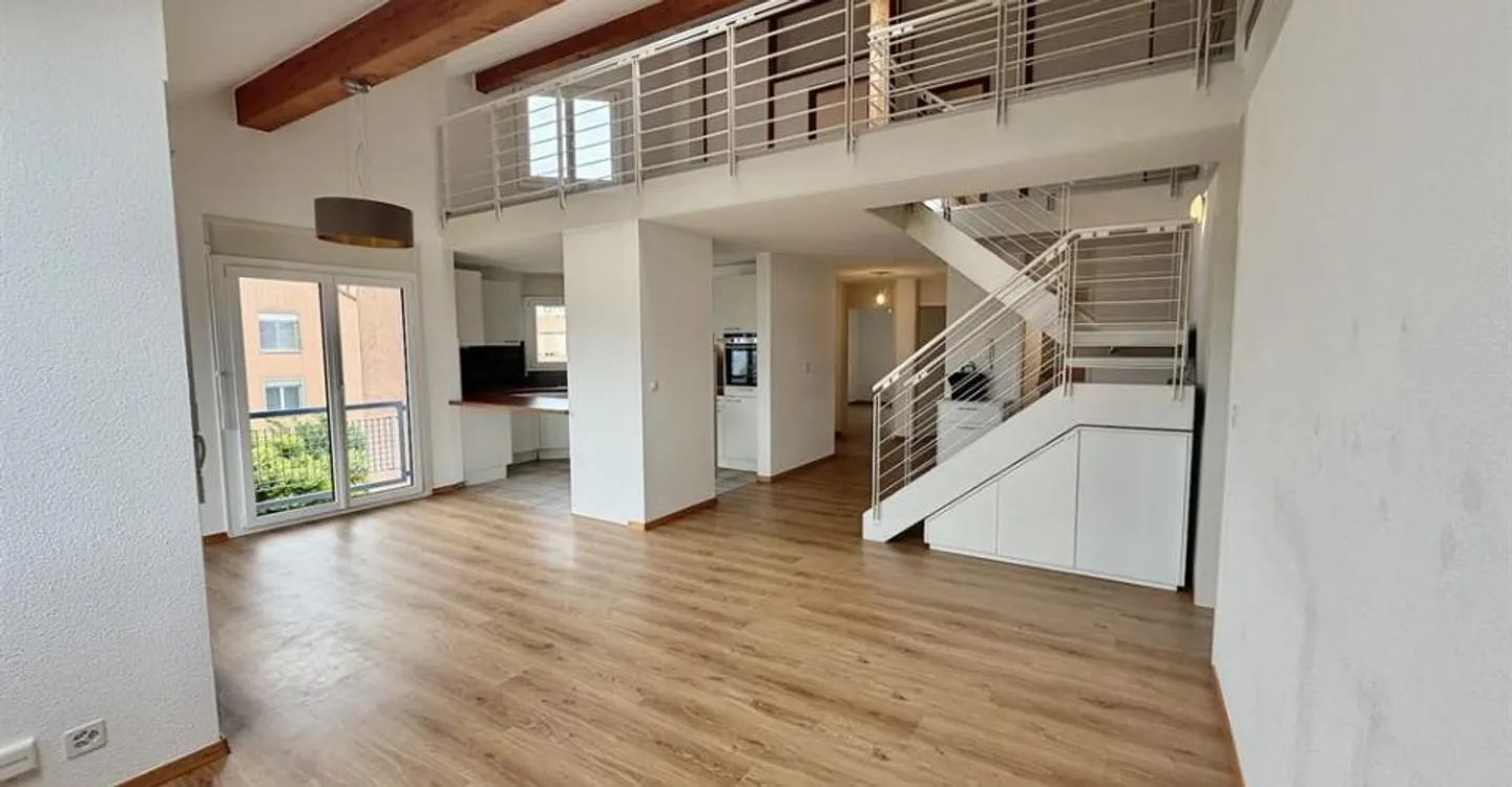 Charmant Appartement Duplex à Yverdon - Photo 4 sur 12