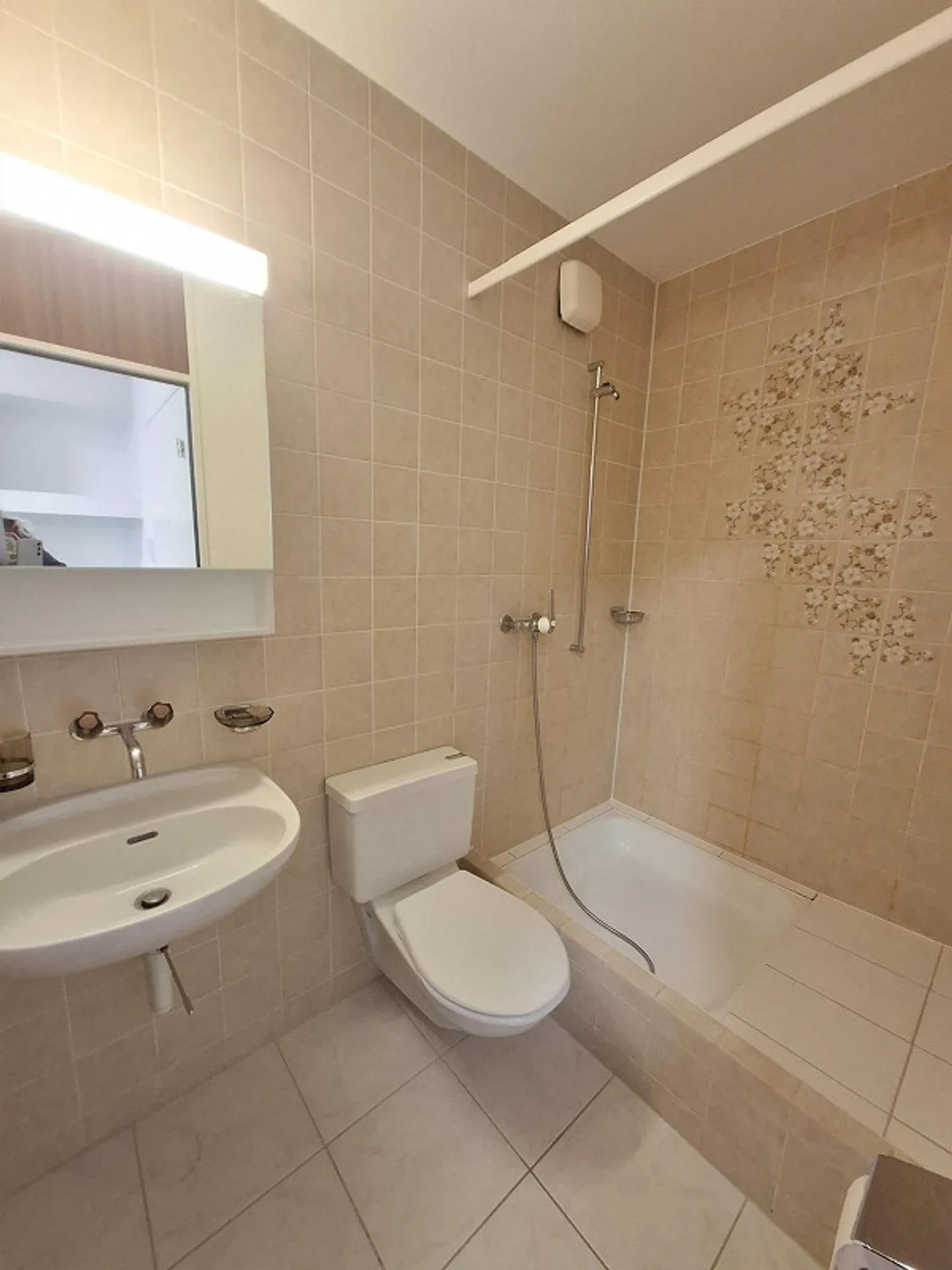 Helle Wohnung mit Balkonen - Foto 12 von 13