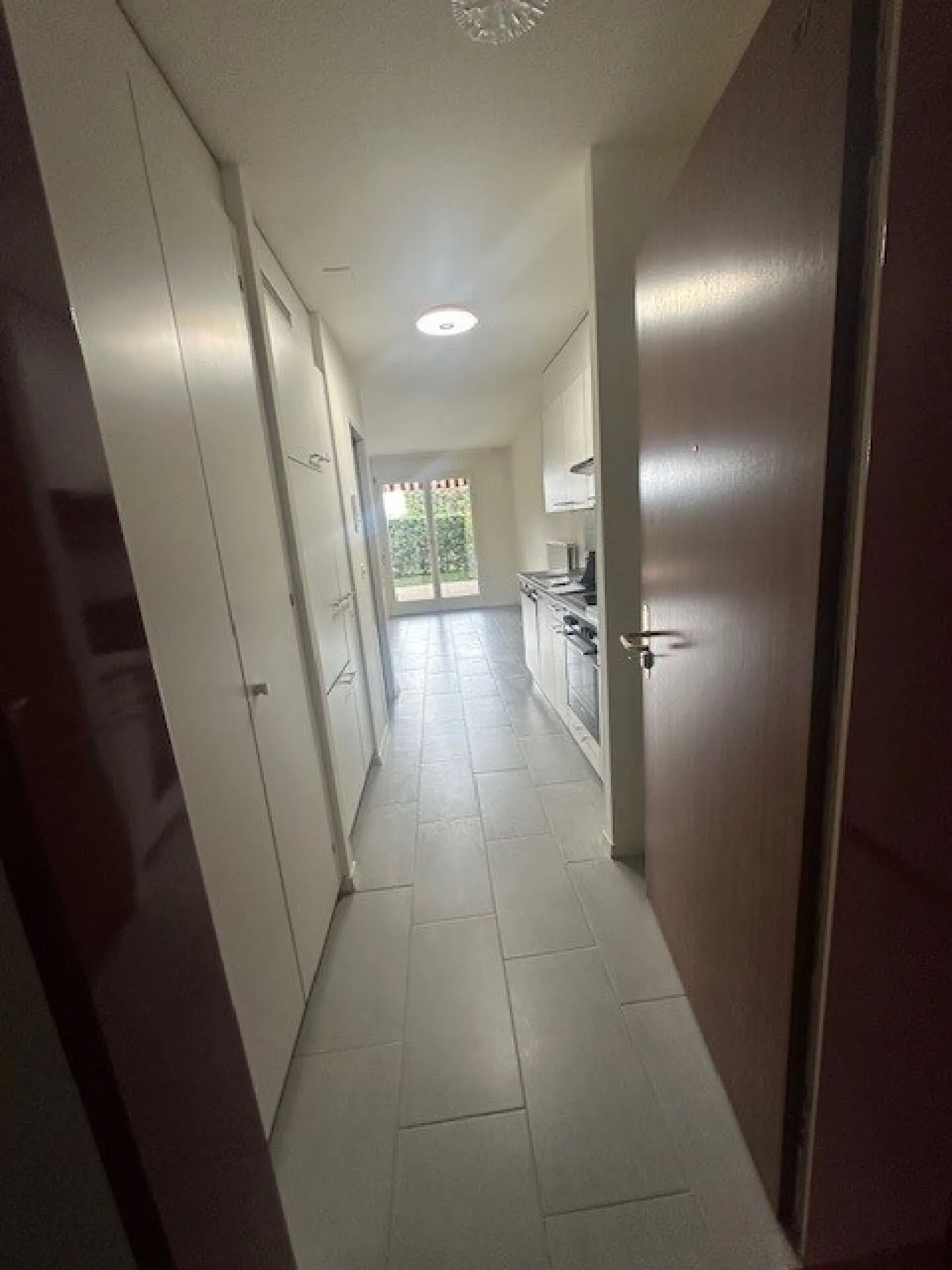 Studio - Photo 6 of 6