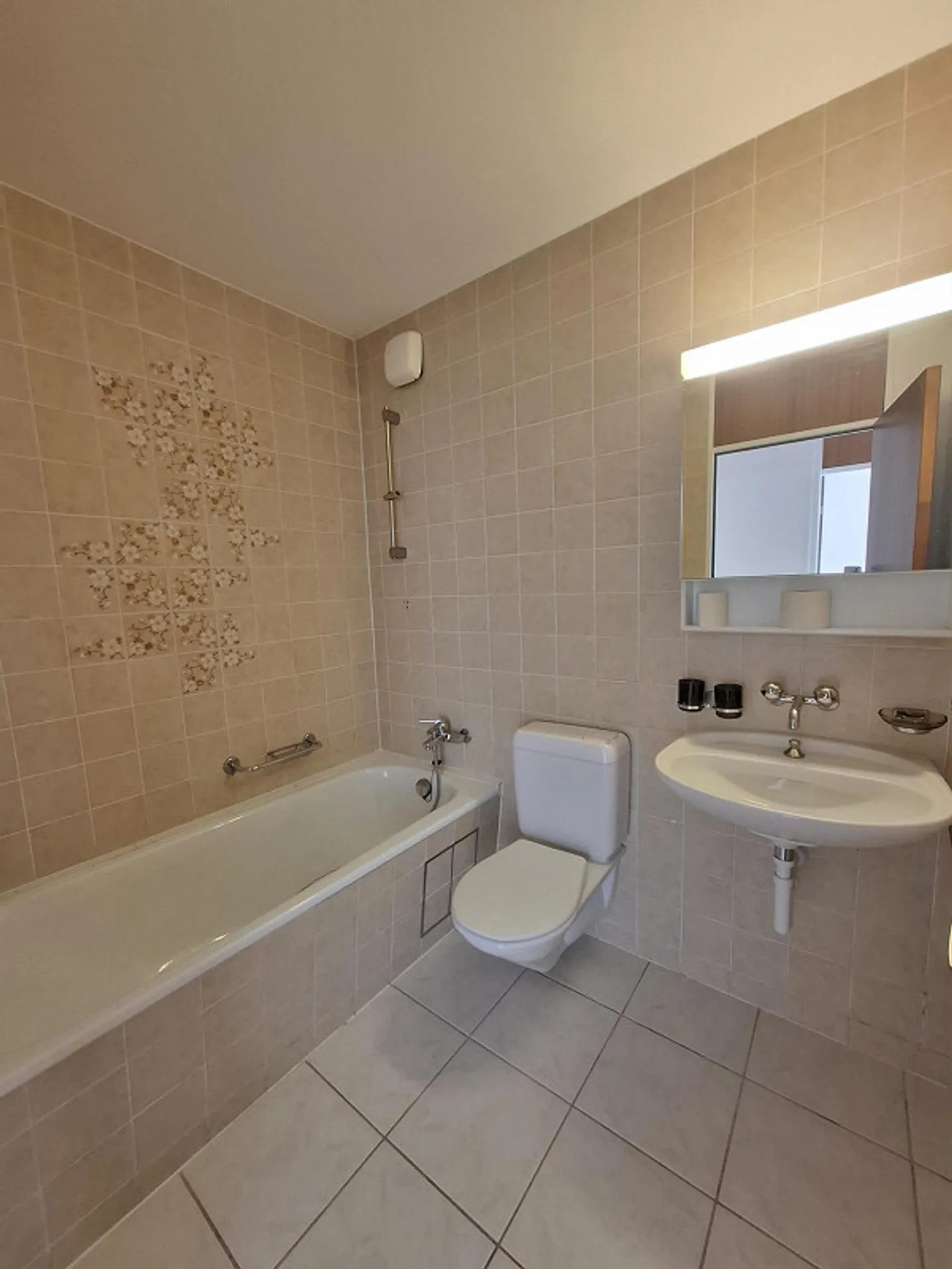 Helle Wohnung mit Balkonen - Foto 13 von 13