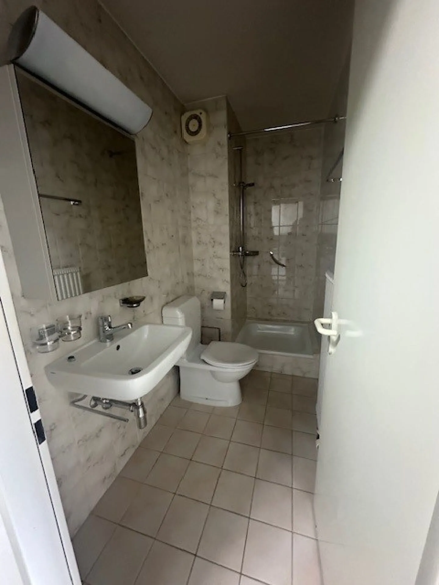 Studio - Photo 4 of 6