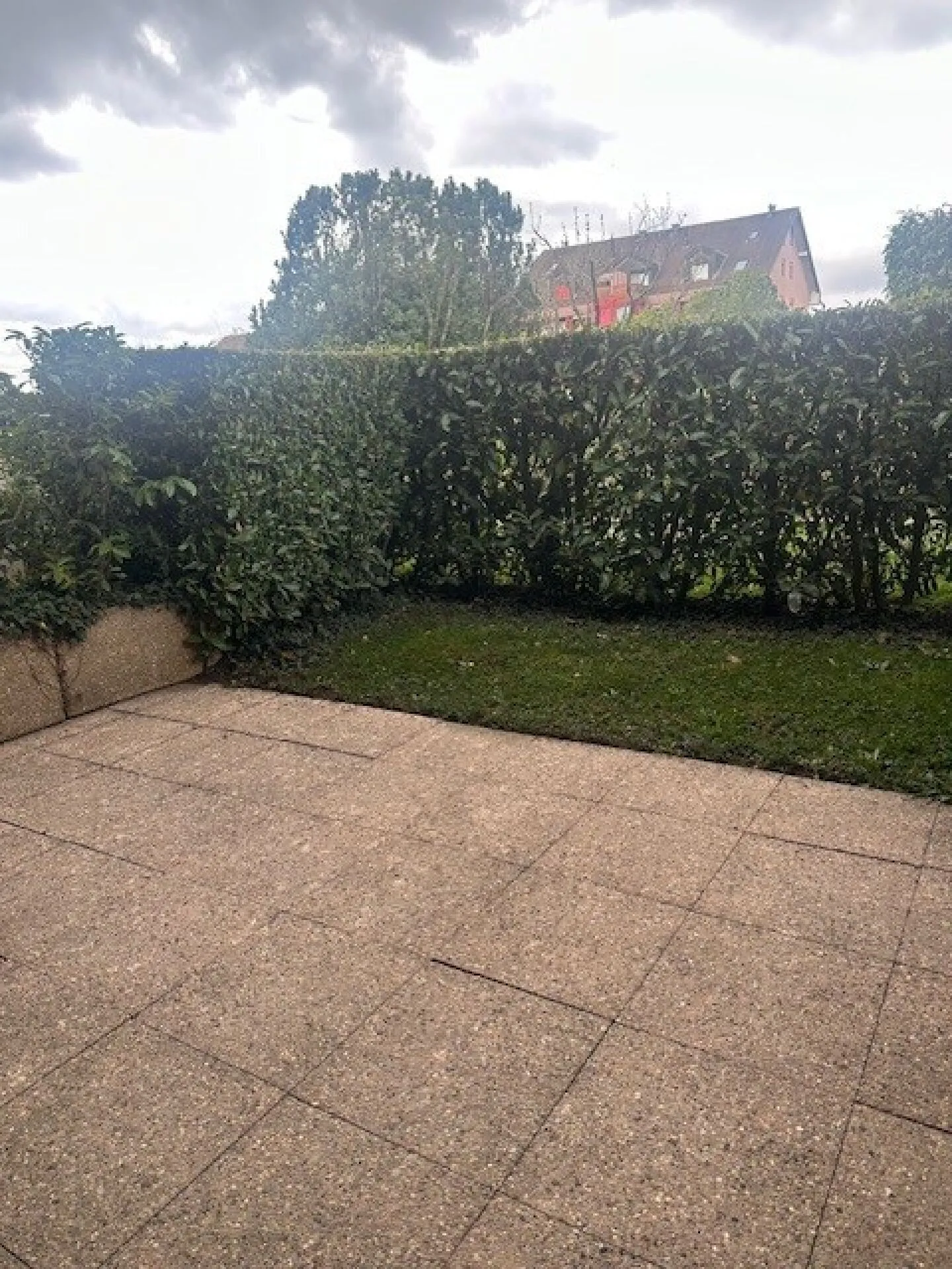 Studio - Photo 5 of 6