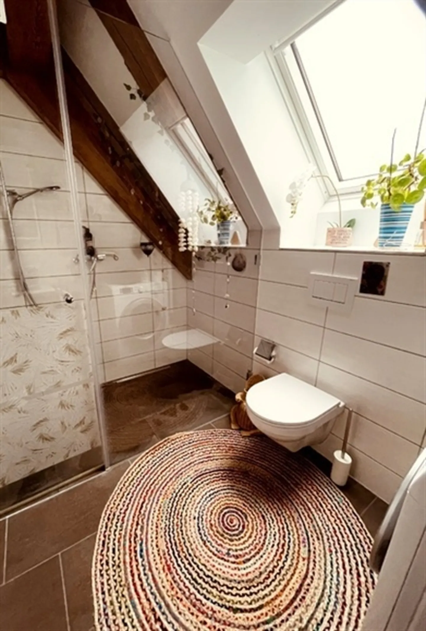 APPARTEMENT PENTHOUSE DE 2 CHAMBRES À HÜTTEN (ZH), MEUBLÉ, TEMPORAIRE - Photo 3 sur 9