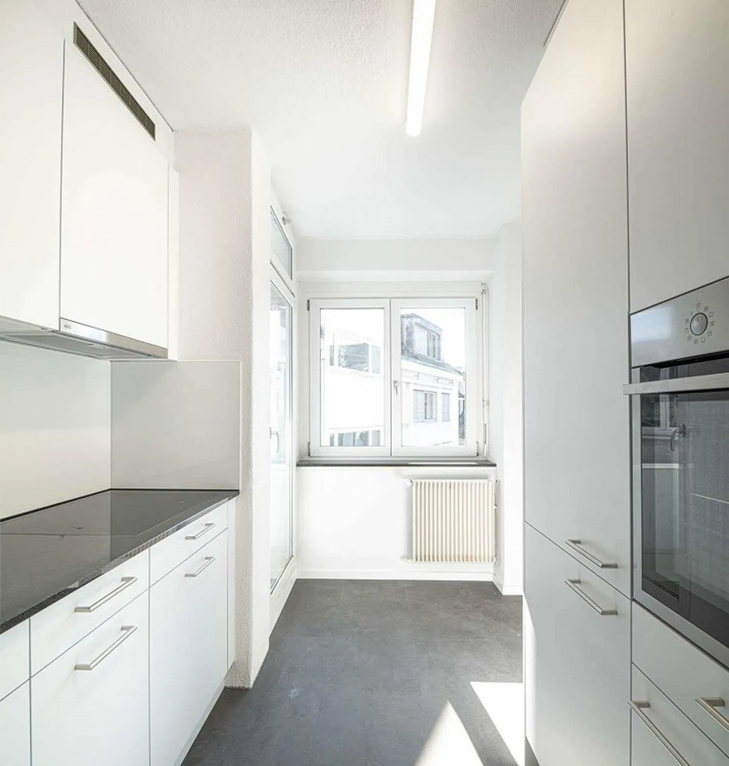 Residential and commercial building in the city center - Photo 5 of 9