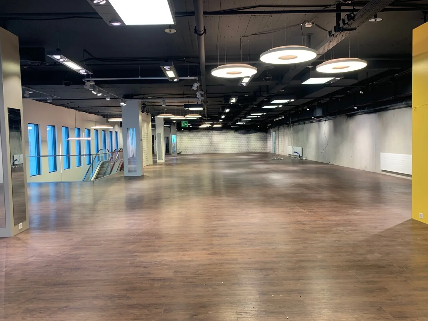 POSIZIONE TOP e 1'264 m² di superficie di vendita - Foto 4 di 5