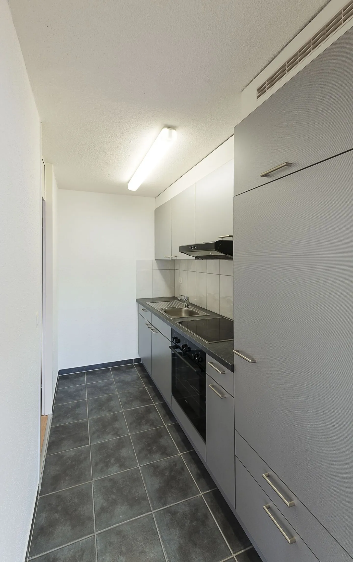 Appartamento di 2,5 locali attraente con arredamento moderno - Foto 4 di 5