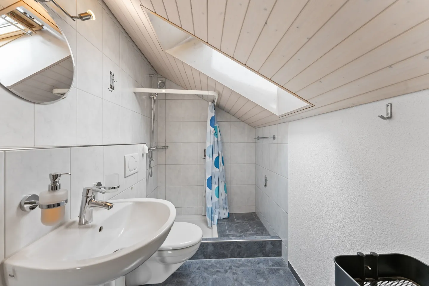 Maison semi-détachée spacieuse de 5,5 pièces avec 237m2 de surface habitable - Photo 9 sur 9