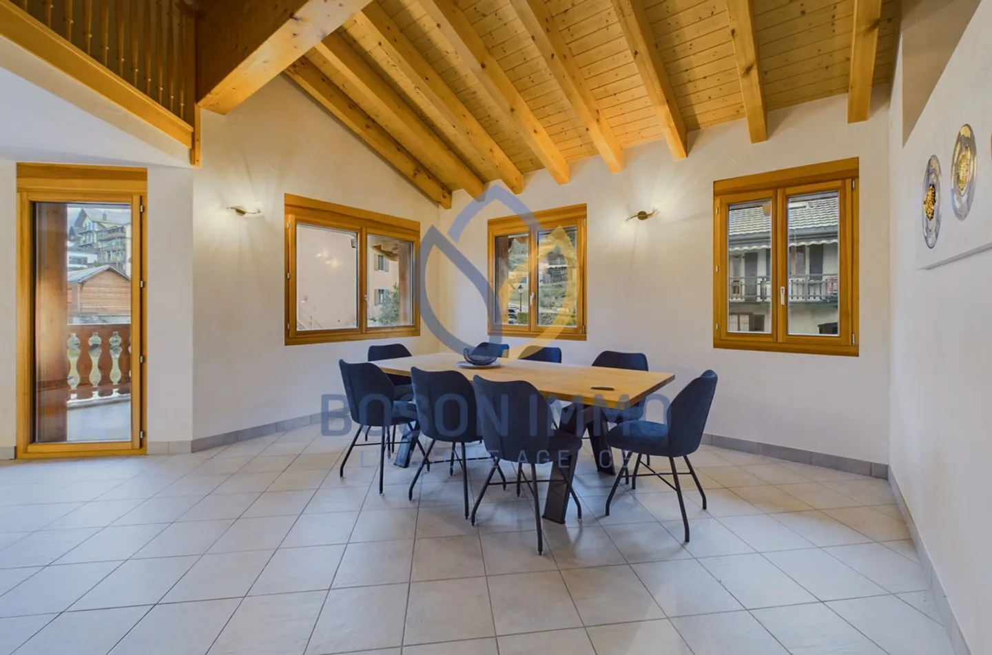 Bright attic in Les Marécottes with gallery and view of the Alps! - Photo 3 of 15