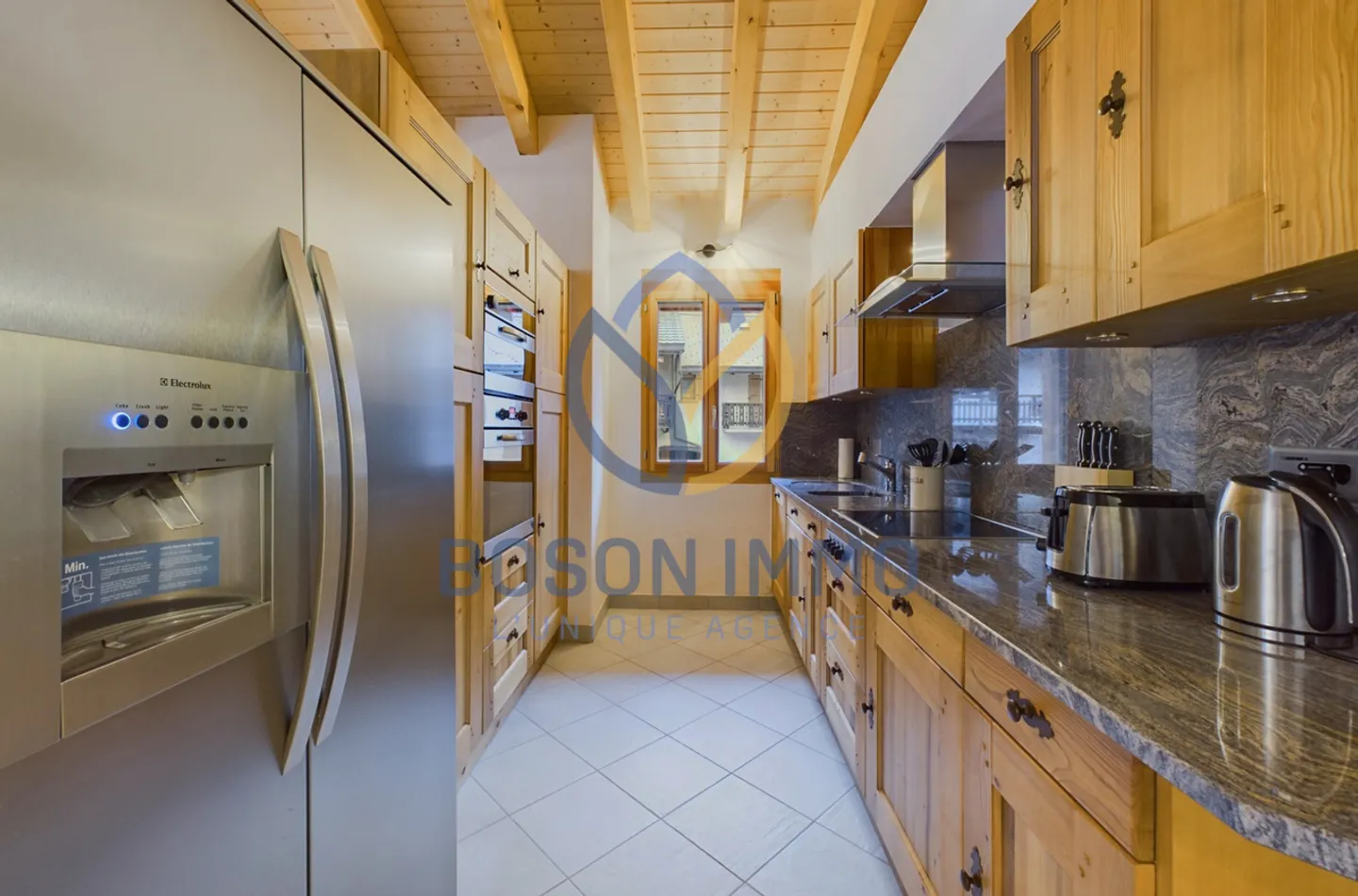 Bright attic in Les Marécottes with gallery and view of the Alps! - Photo 4 of 15