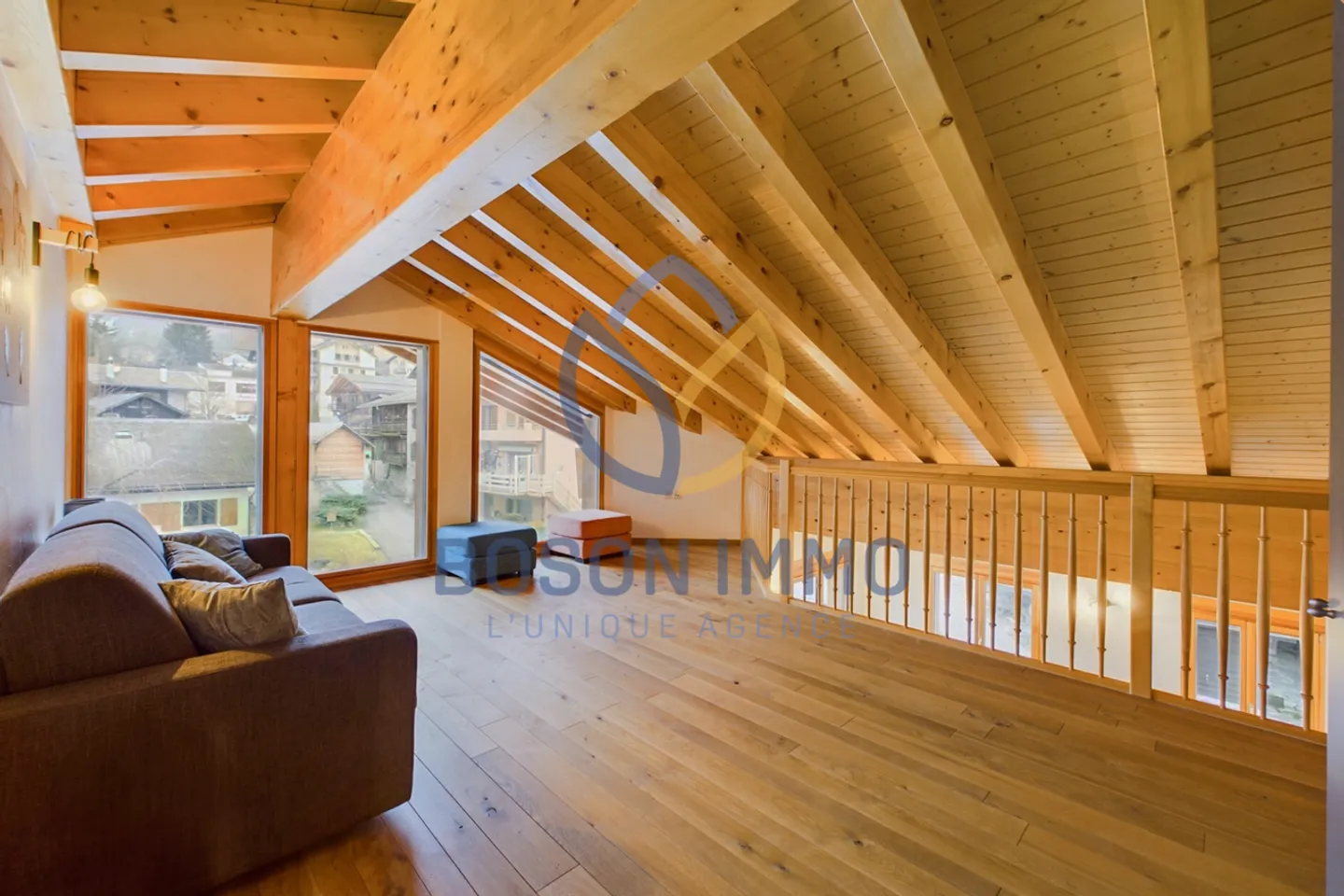 Bright attic in Les Marécottes with gallery and view of the Alps! - Photo 7 of 15