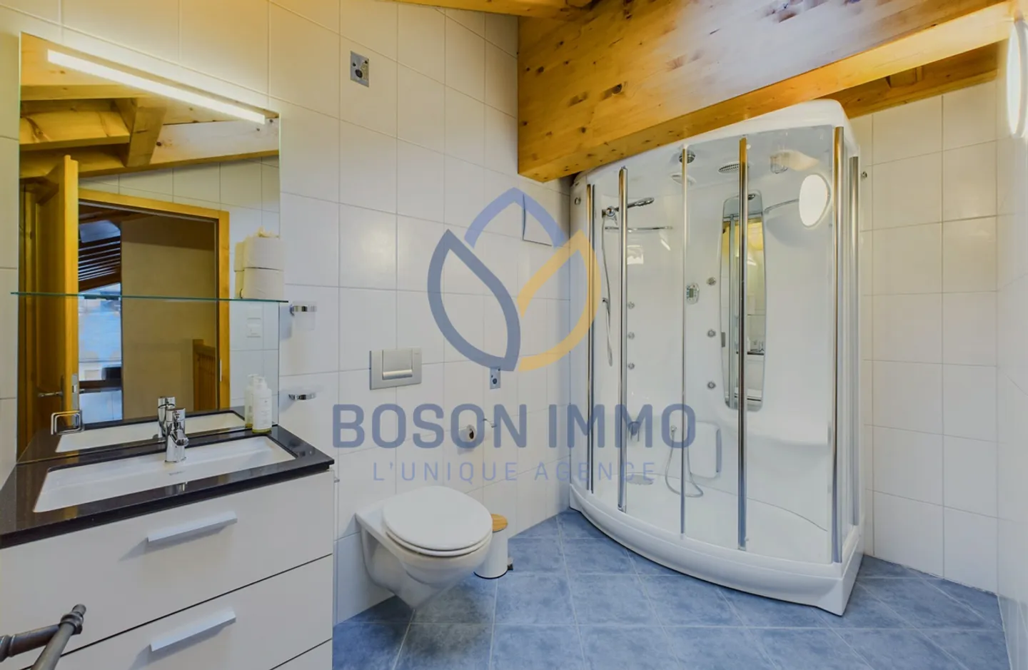 Bright attic in Les Marécottes with gallery and view of the Alps! - Photo 11 of 15