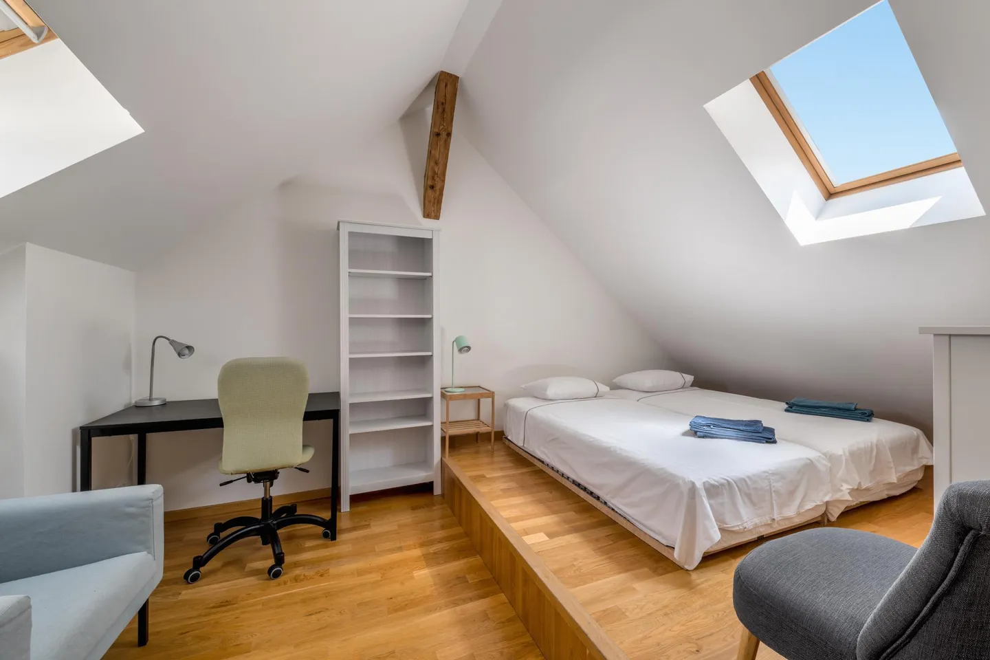 Old Town - Superb 4-Room Apartment with Studio - Top Floor - Elevator - Photo 10 of 10