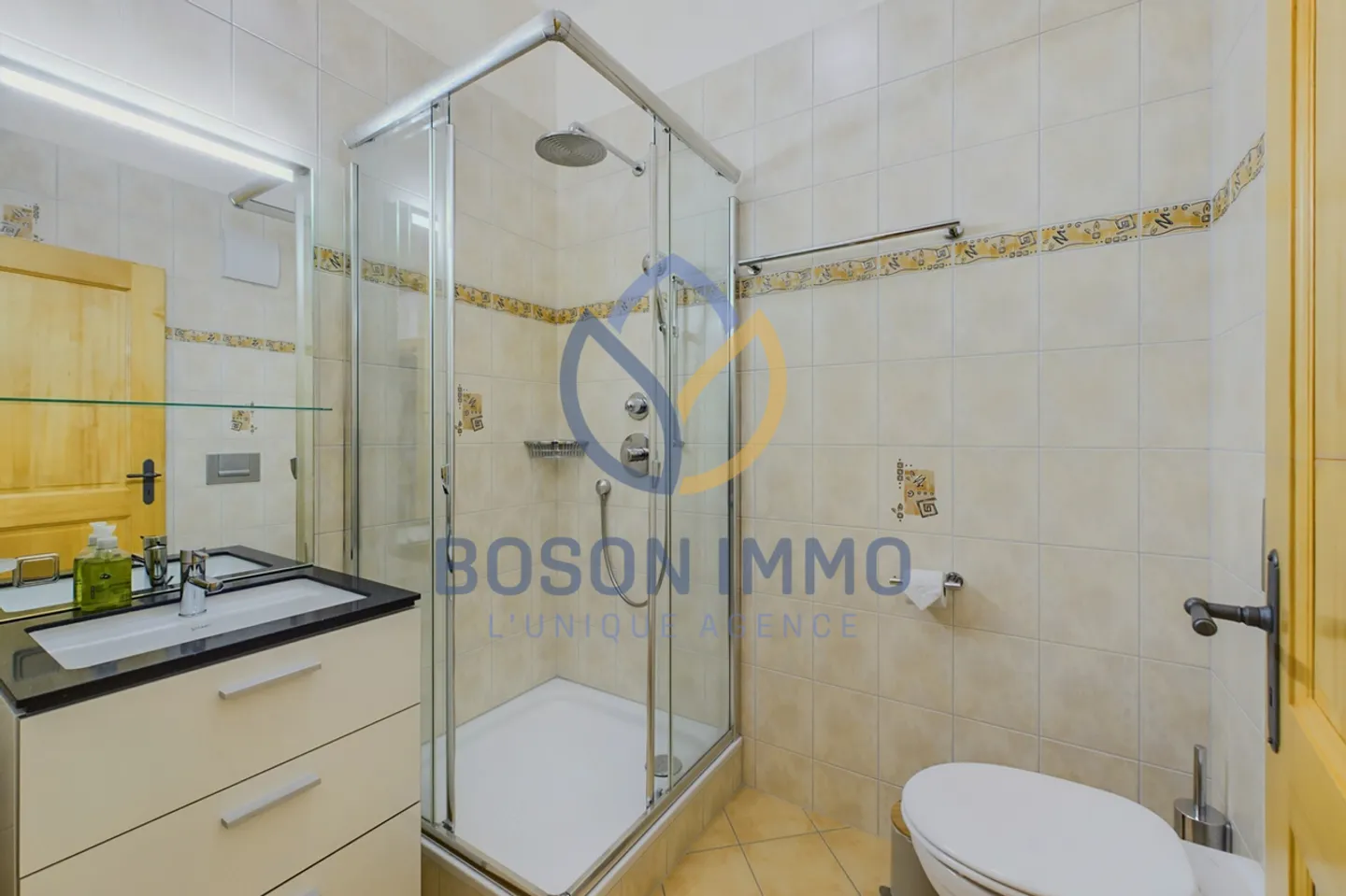 Bright attic in Les Marécottes with gallery and view of the Alps! - Photo 12 of 15